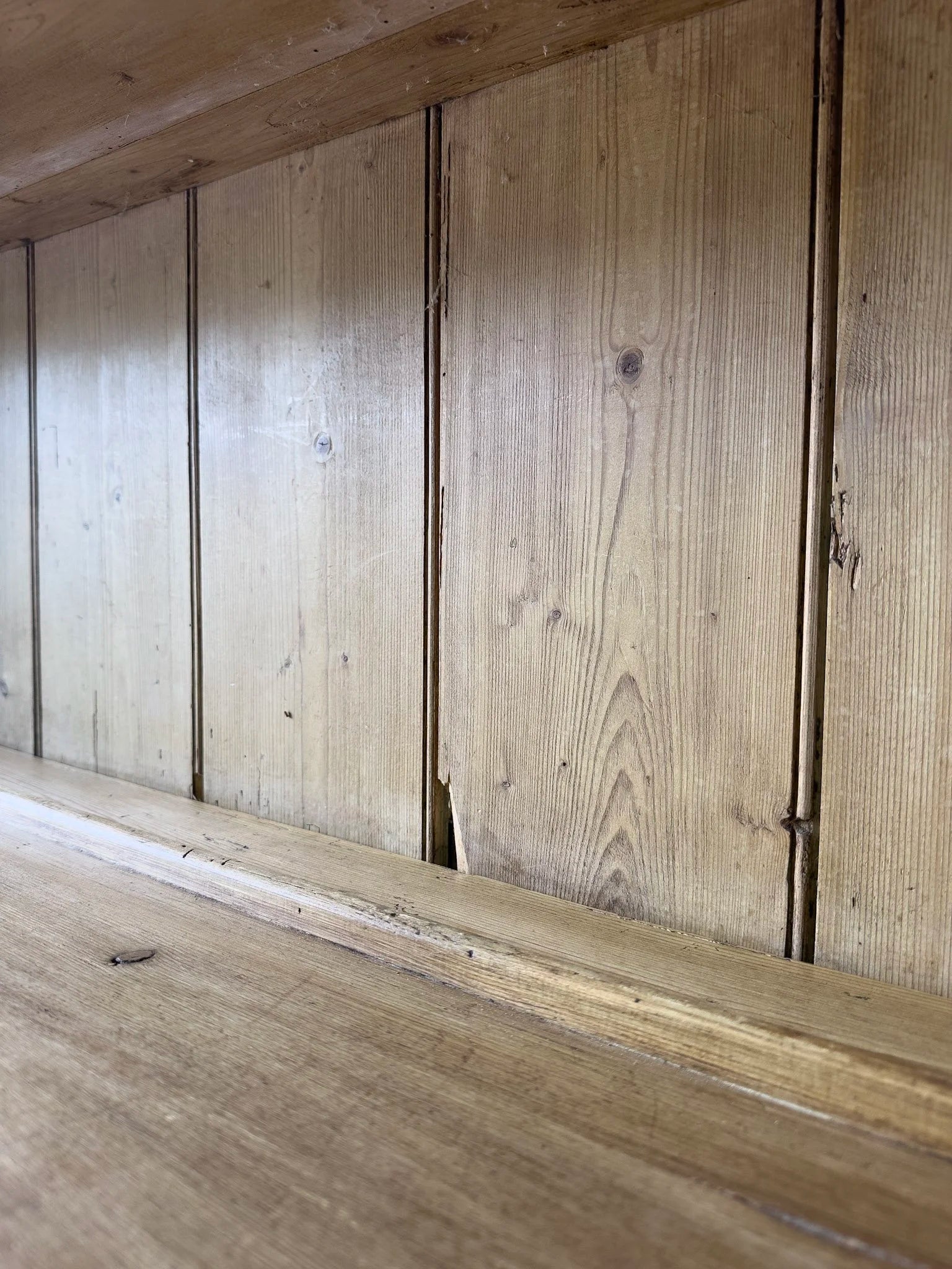 Antique pine hutch with cupboard space