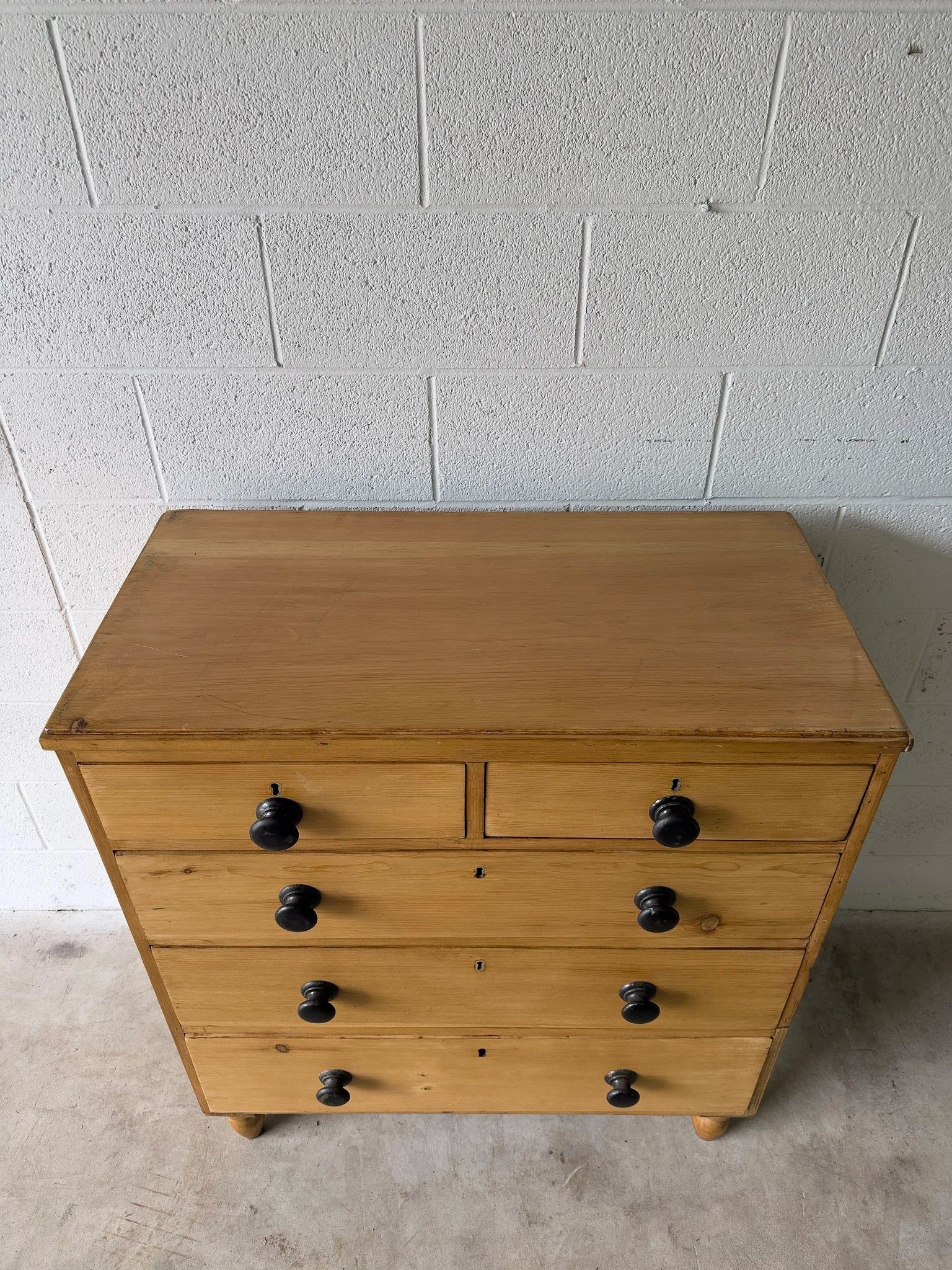 Victorian pine set of drawers
