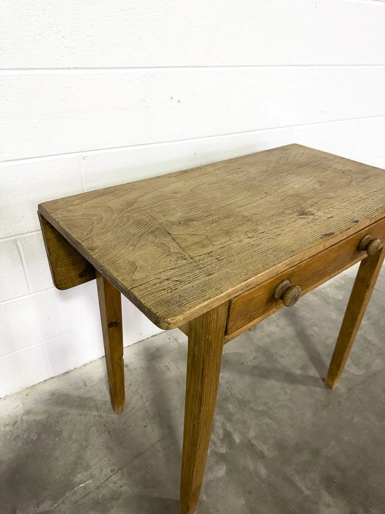 Small Victorian pine side table with a drop leaf