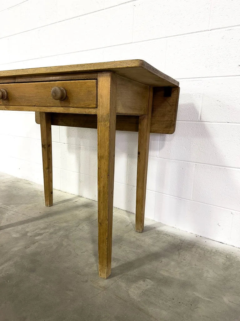 Small Victorian pine side table with a drop leaf