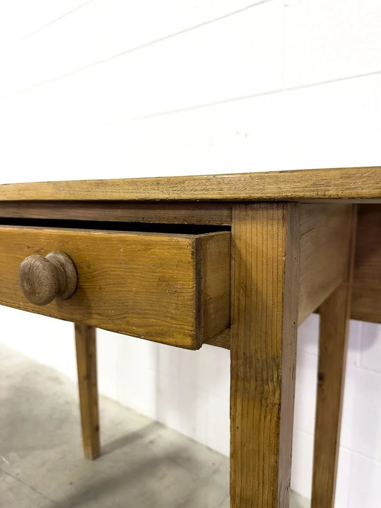 Small Victorian pine side table with a drop leaf