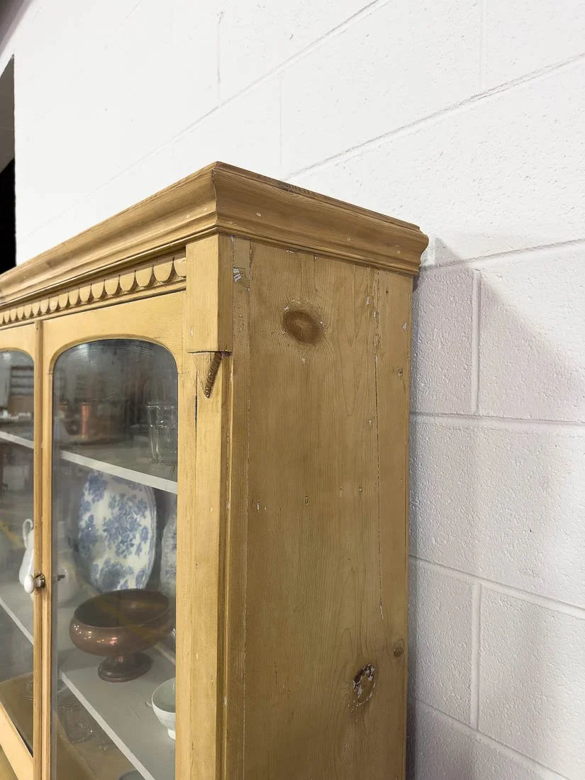Scalloped English pine hutch