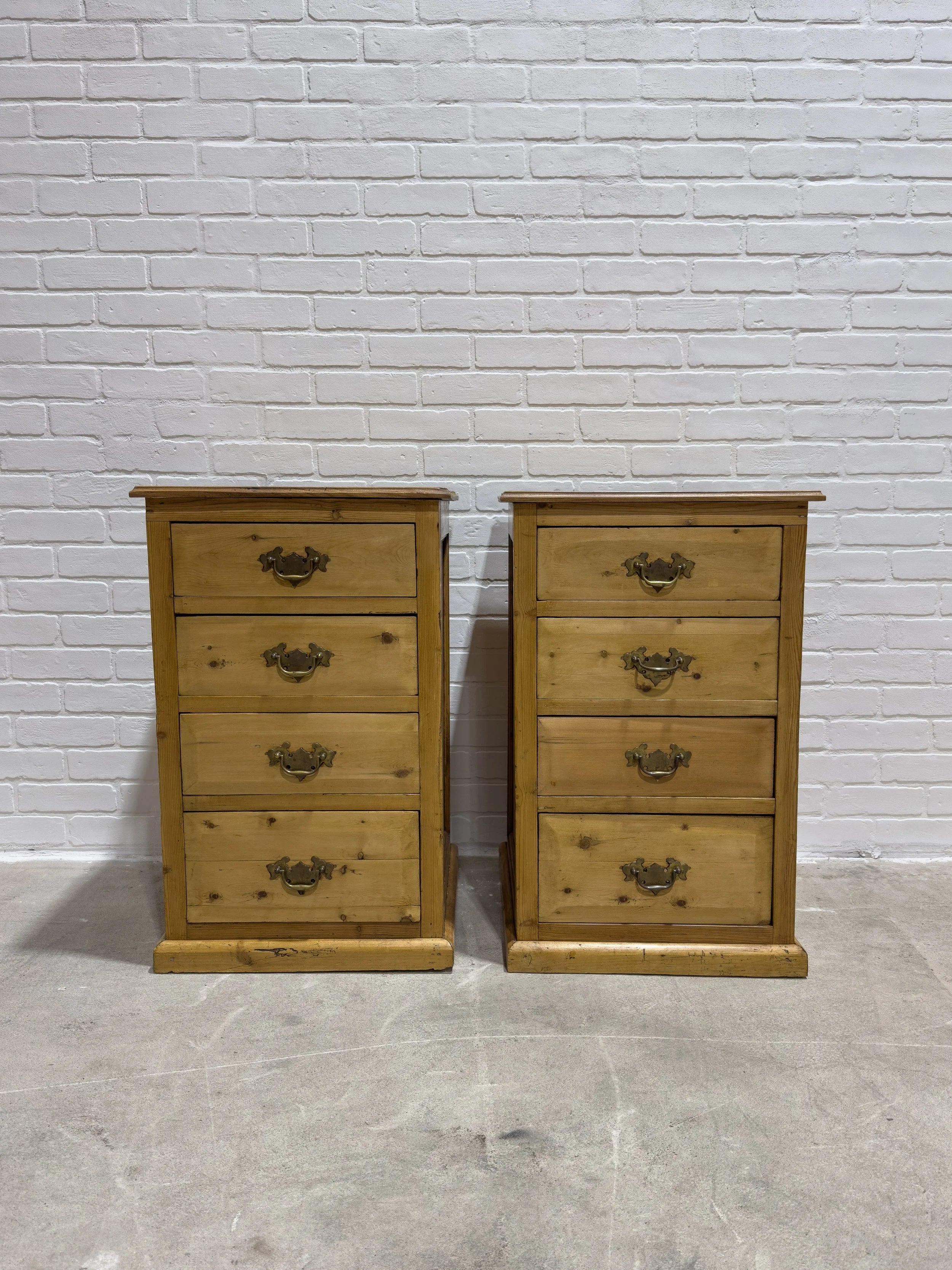 Pair of English Edwardian nightstands