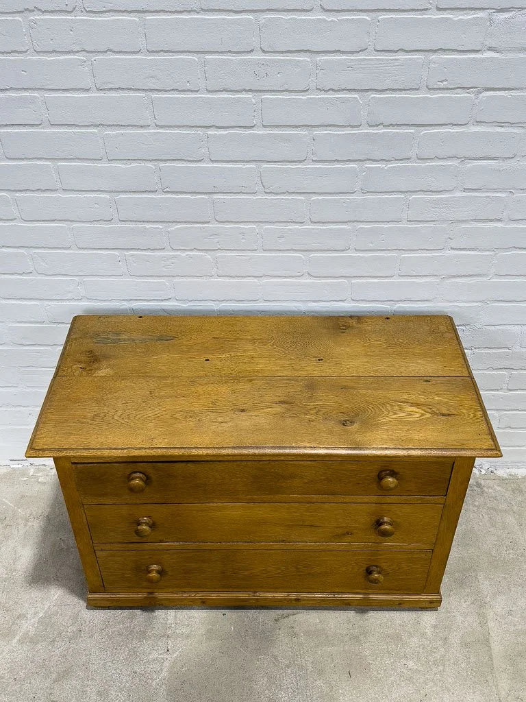 Small English drawers