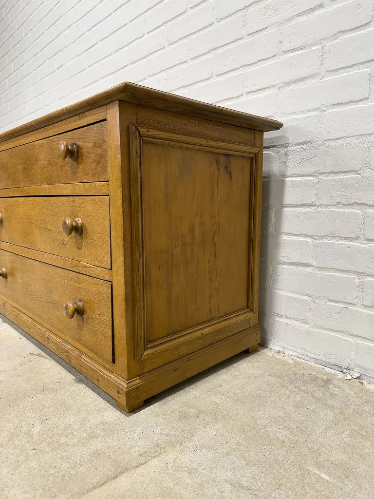 Small English drawers