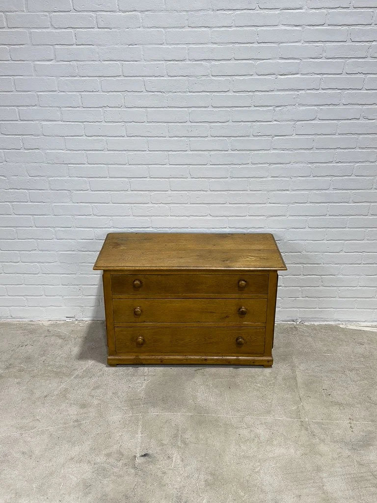 Small English drawers