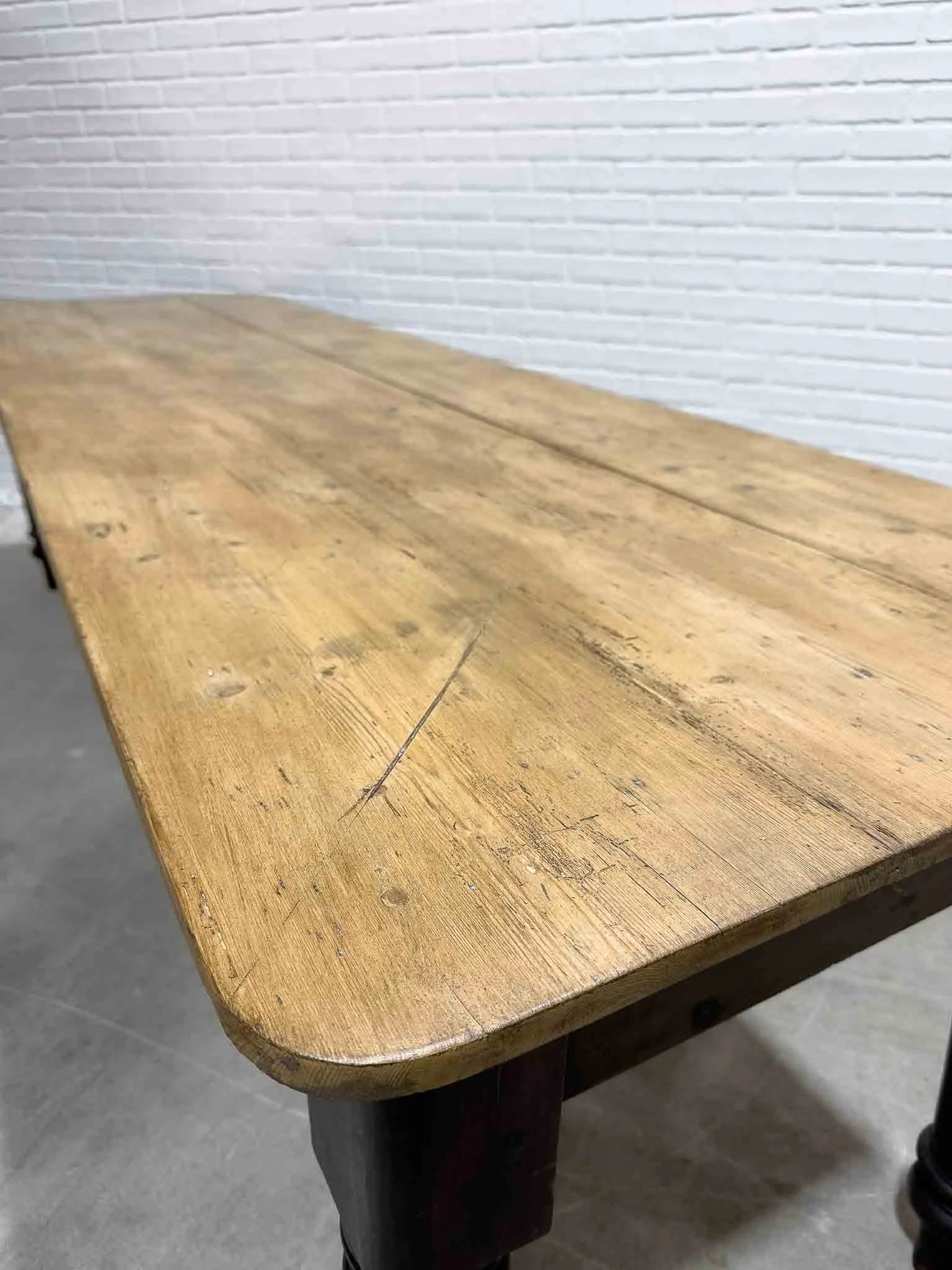 Large antique countryhouse table