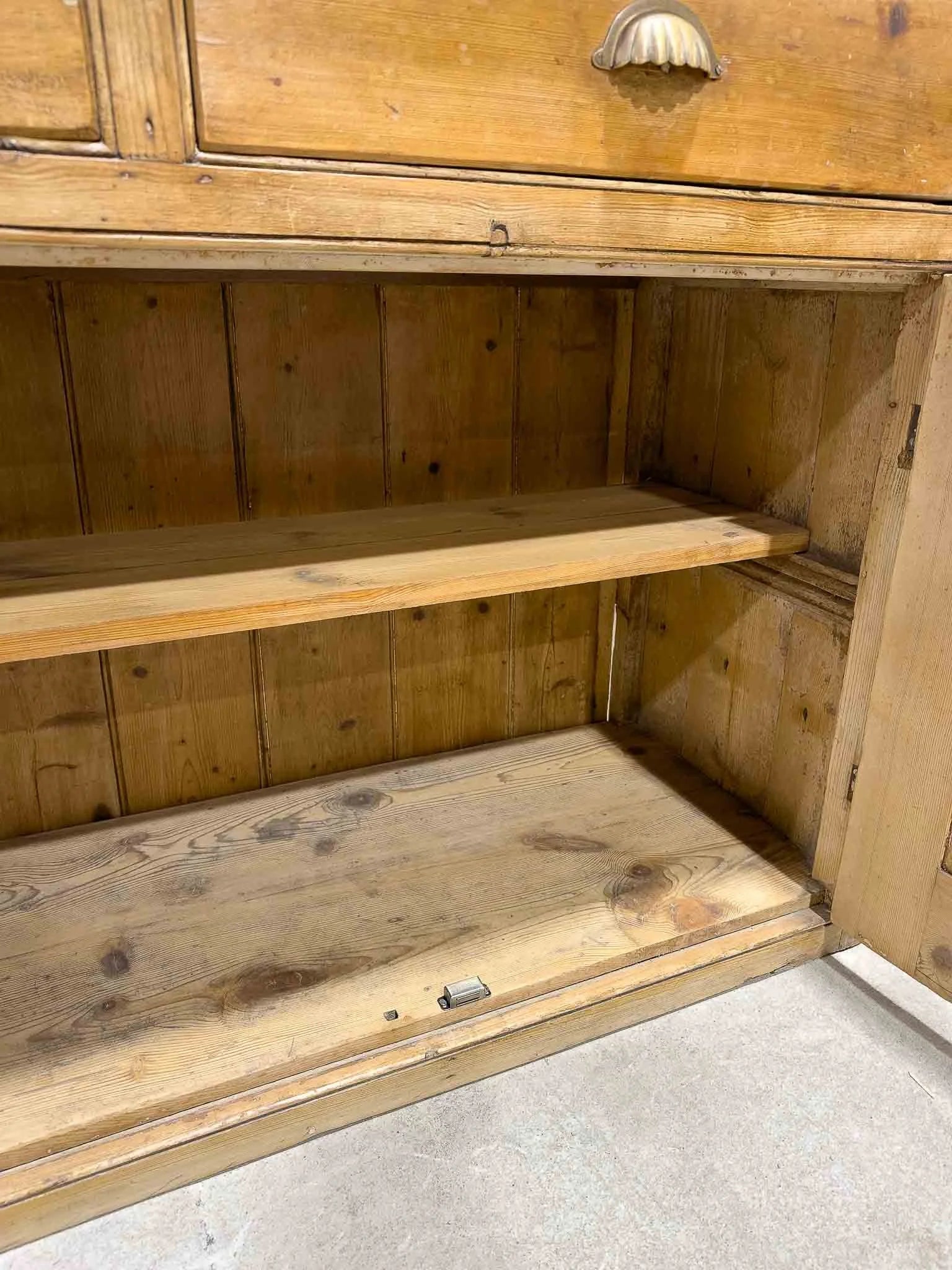 Georgian pine dresser base