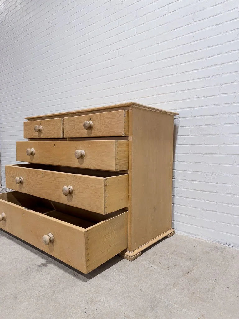 Classic and simple antique English drawers