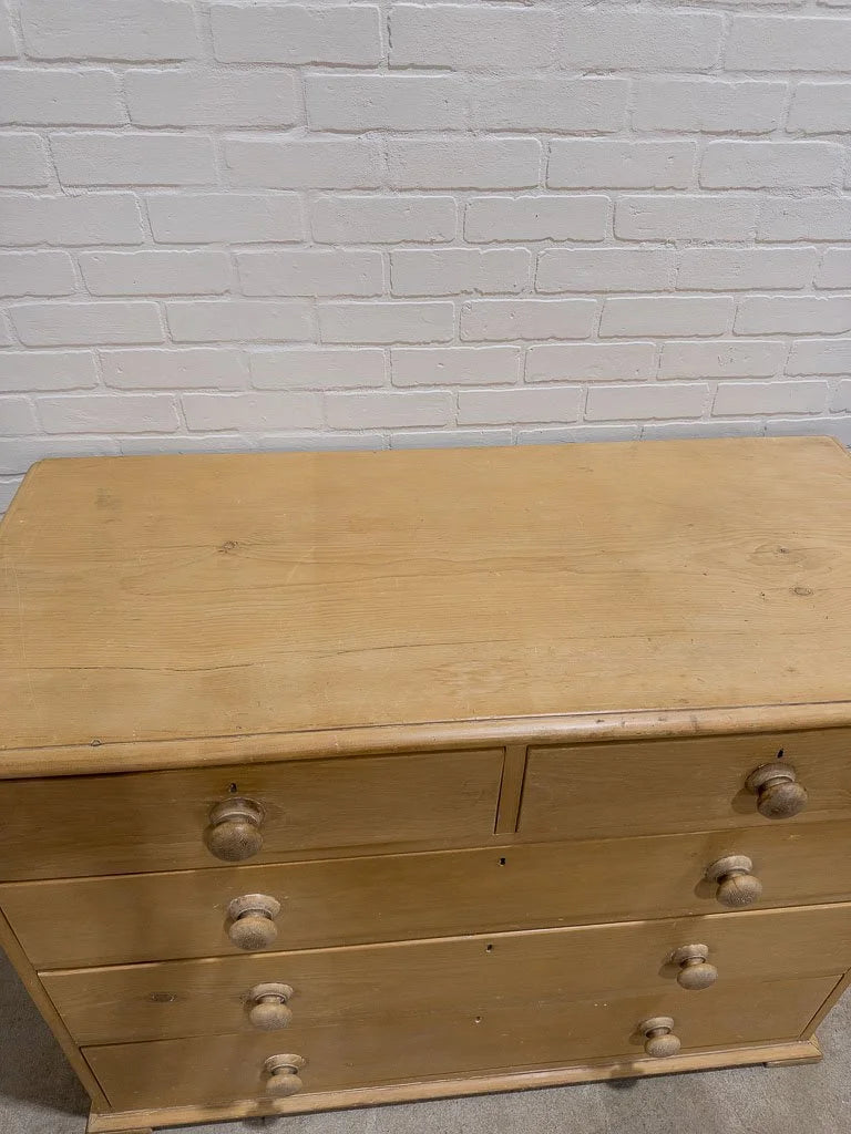 Classic and simple antique English drawers