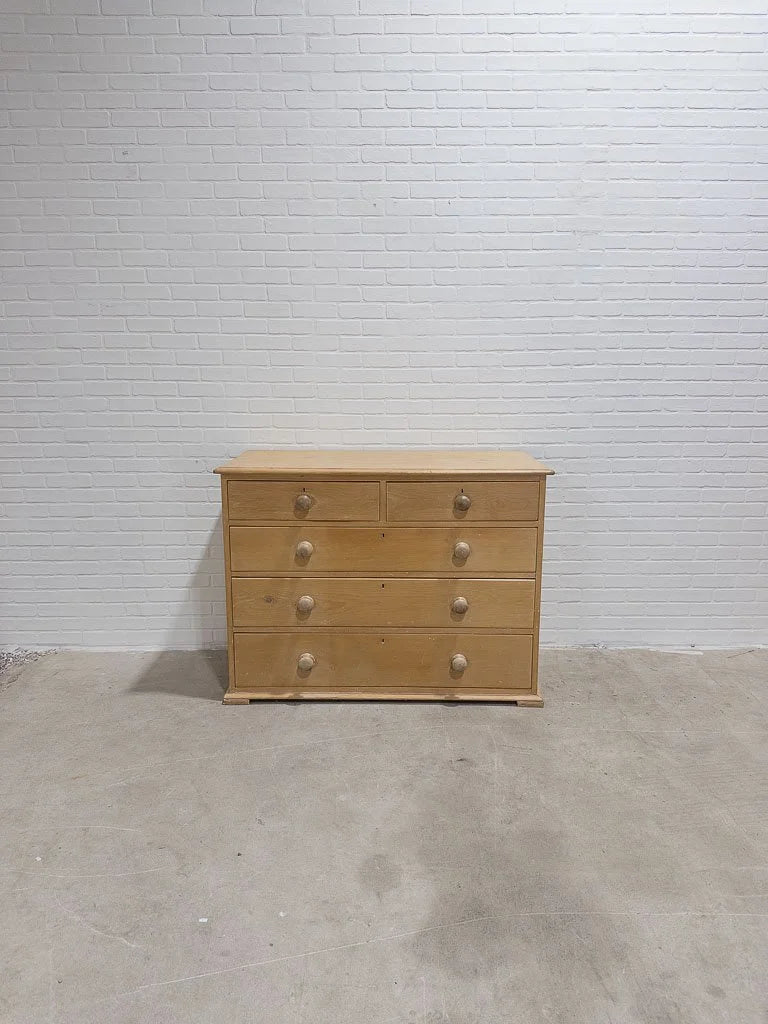 Classic and simple antique English drawers