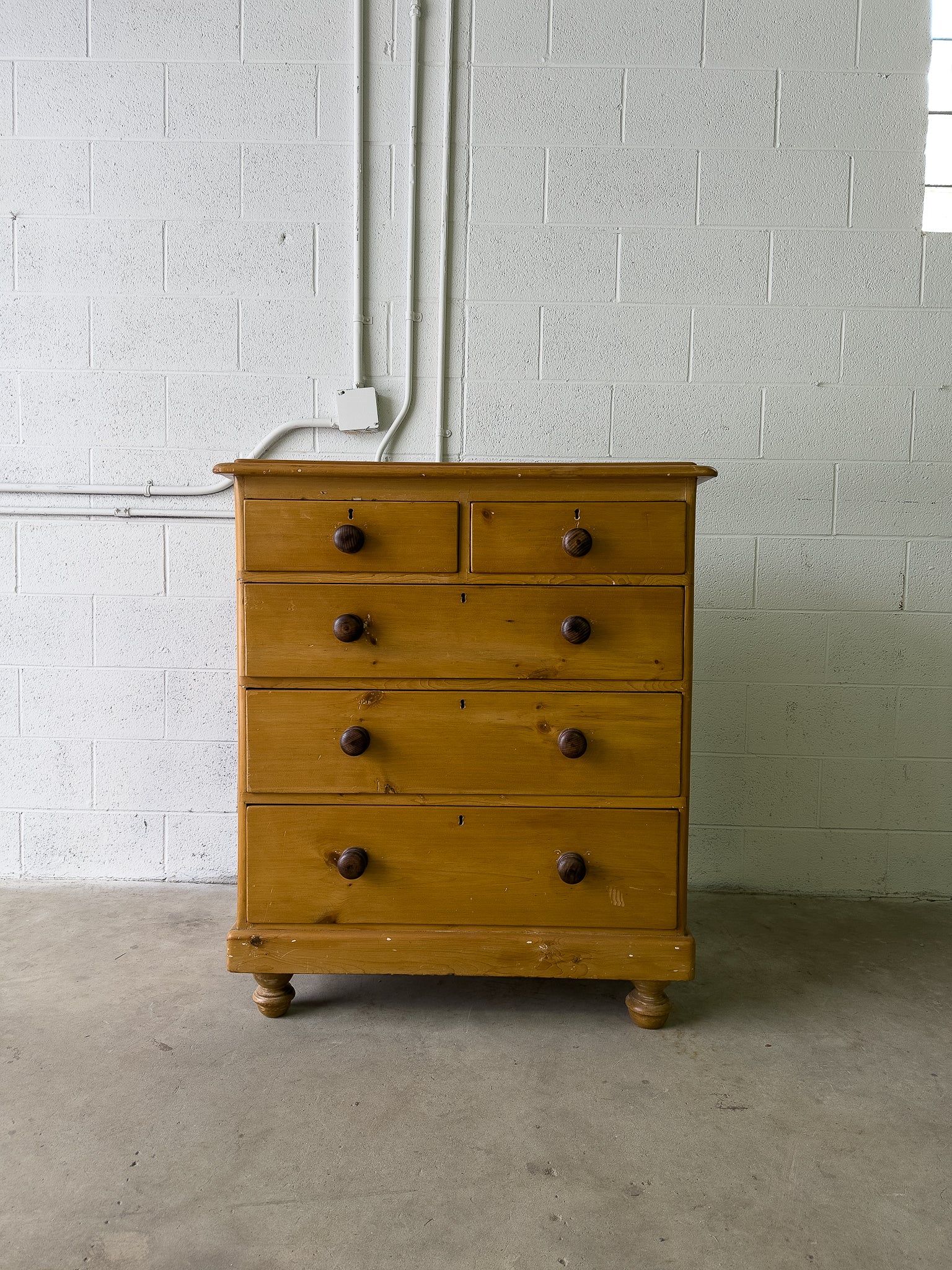 Antique Victorian chest of drawers
