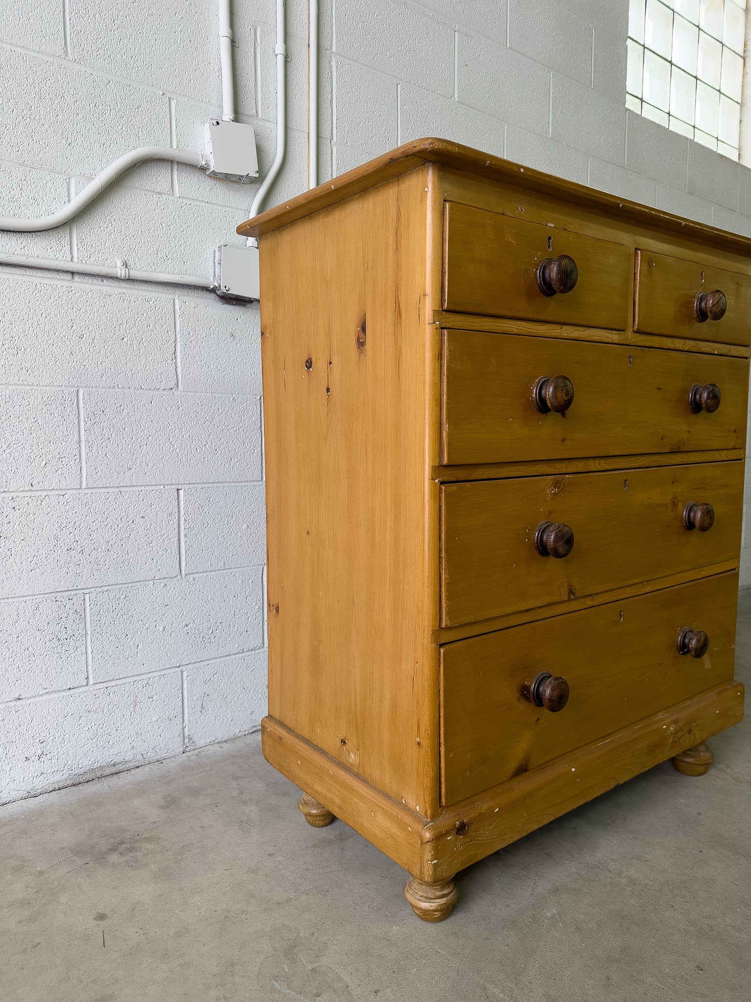Antique Victorian chest of drawers