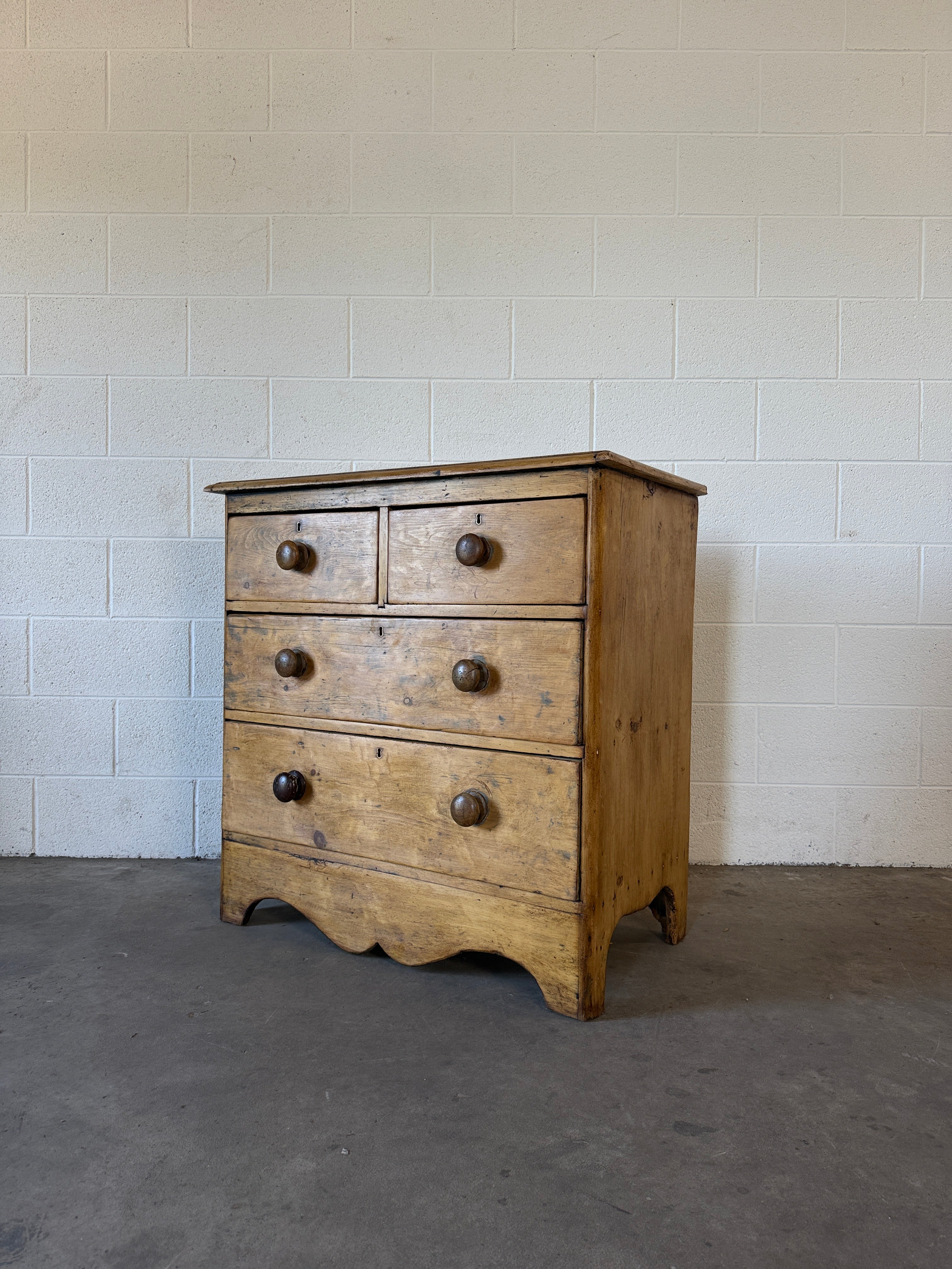 Victorian Pine Chest of Drawers with sweet scallop detail