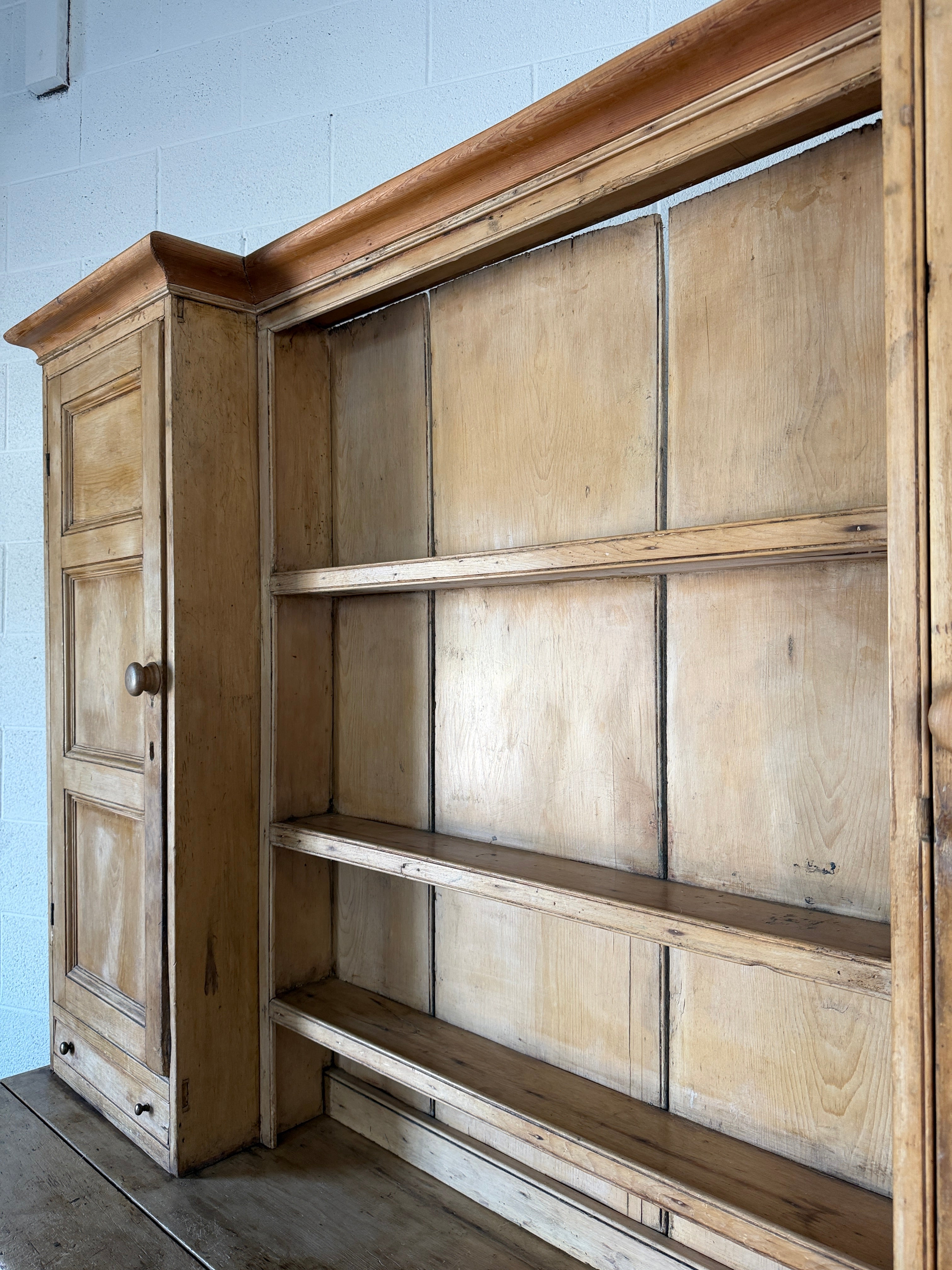 Georgian pine kitchen dresser
