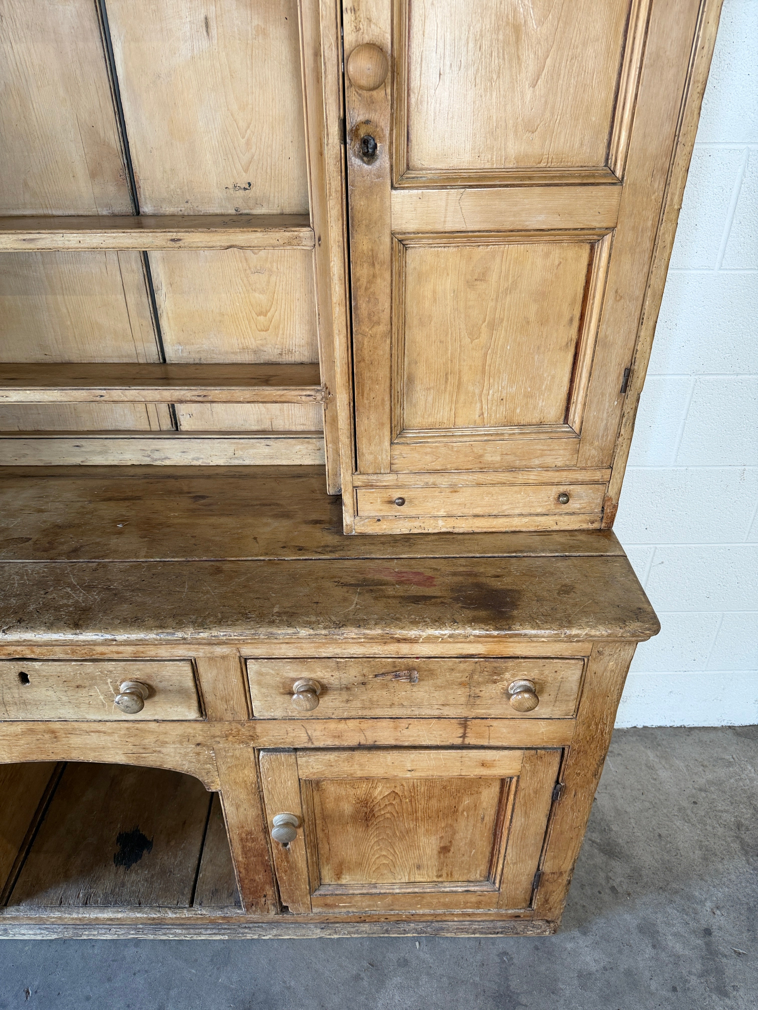 Georgian pine kitchen dresser