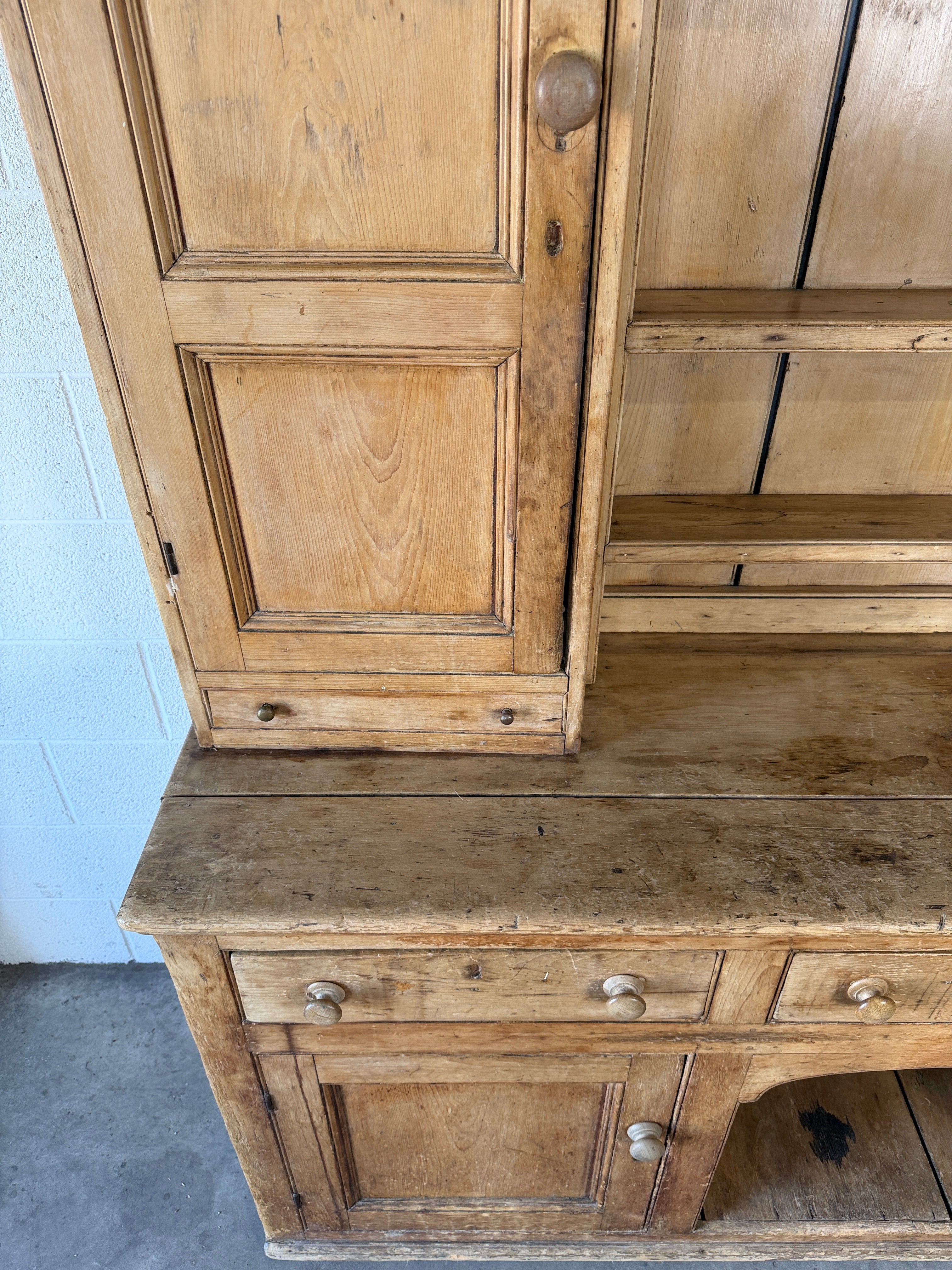 Georgian pine kitchen dresser