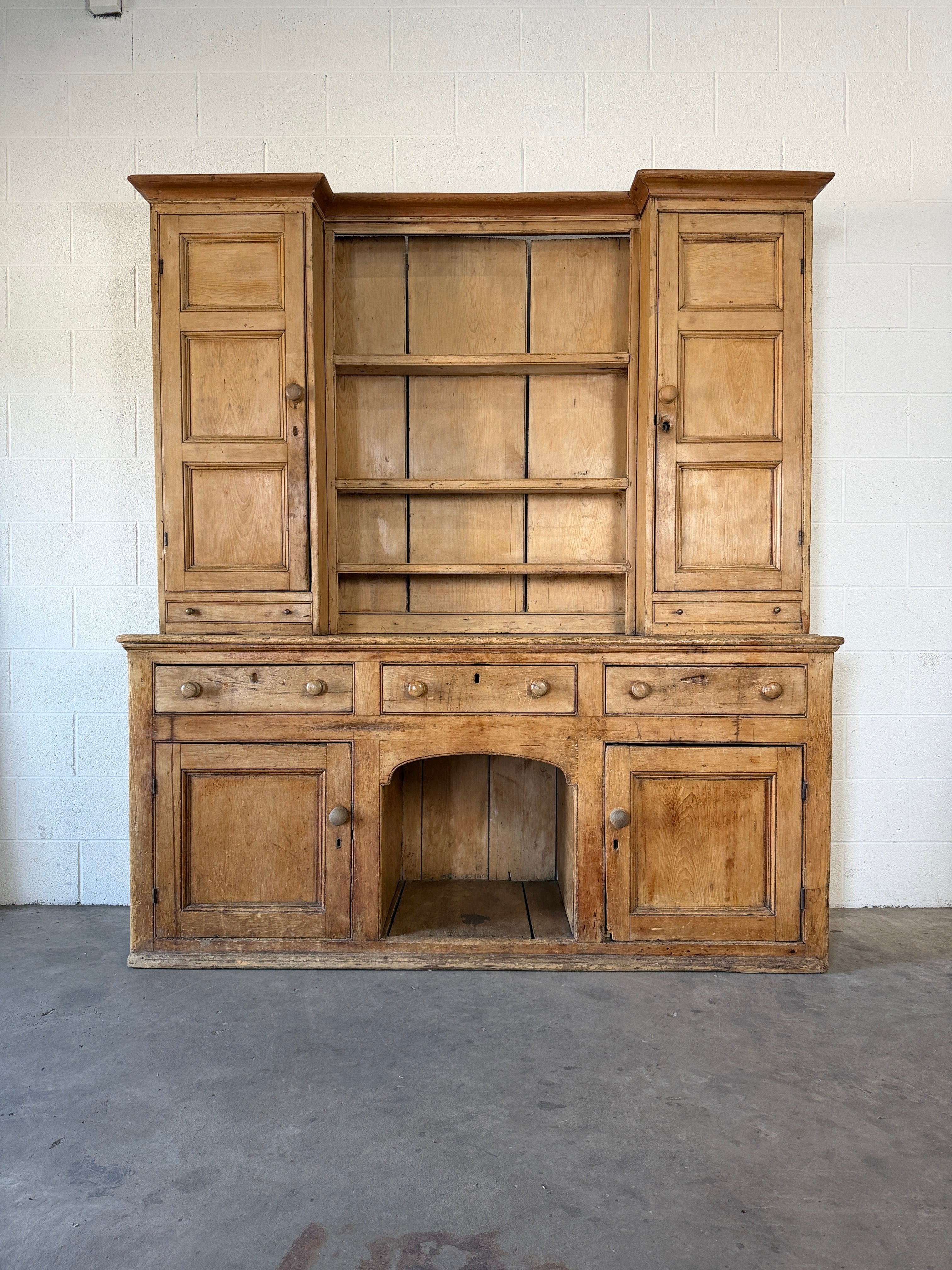 Georgian pine kitchen dresser