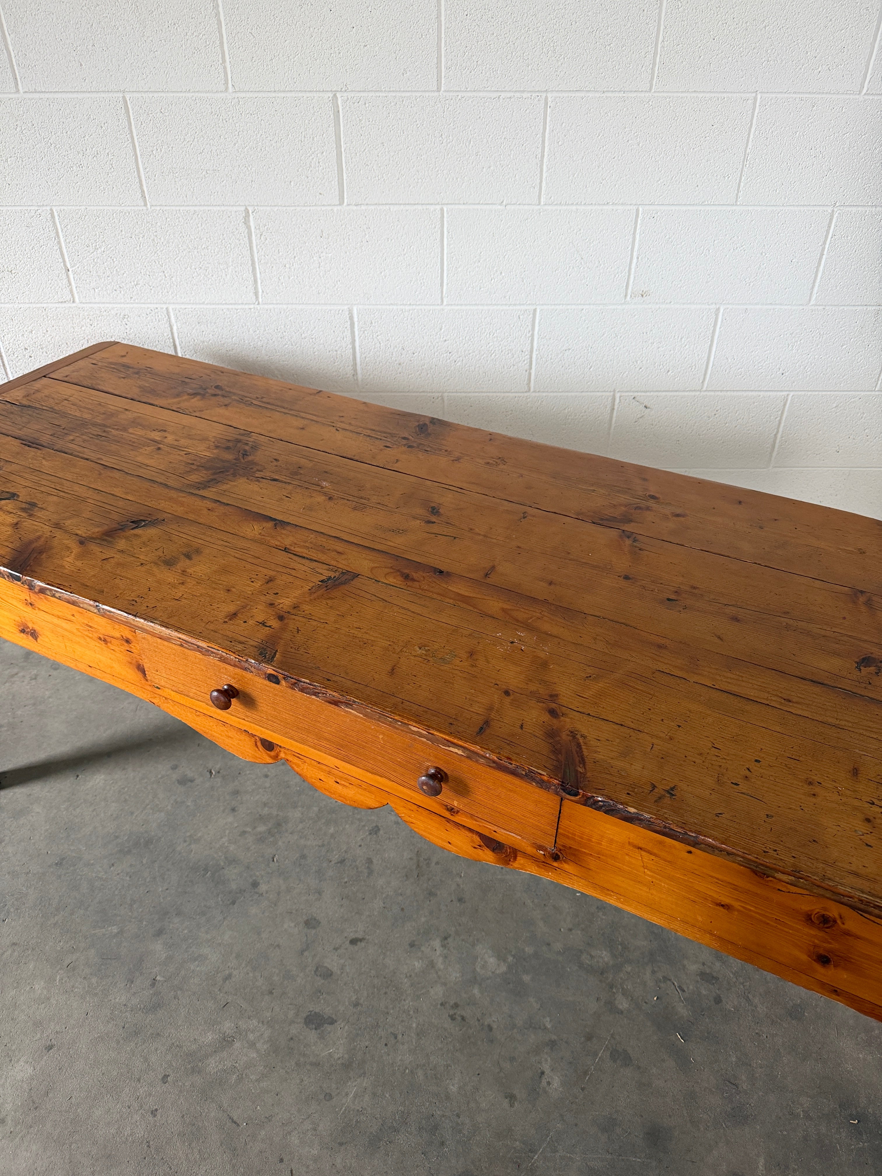 Vintage Pine Dining Table with Scallop