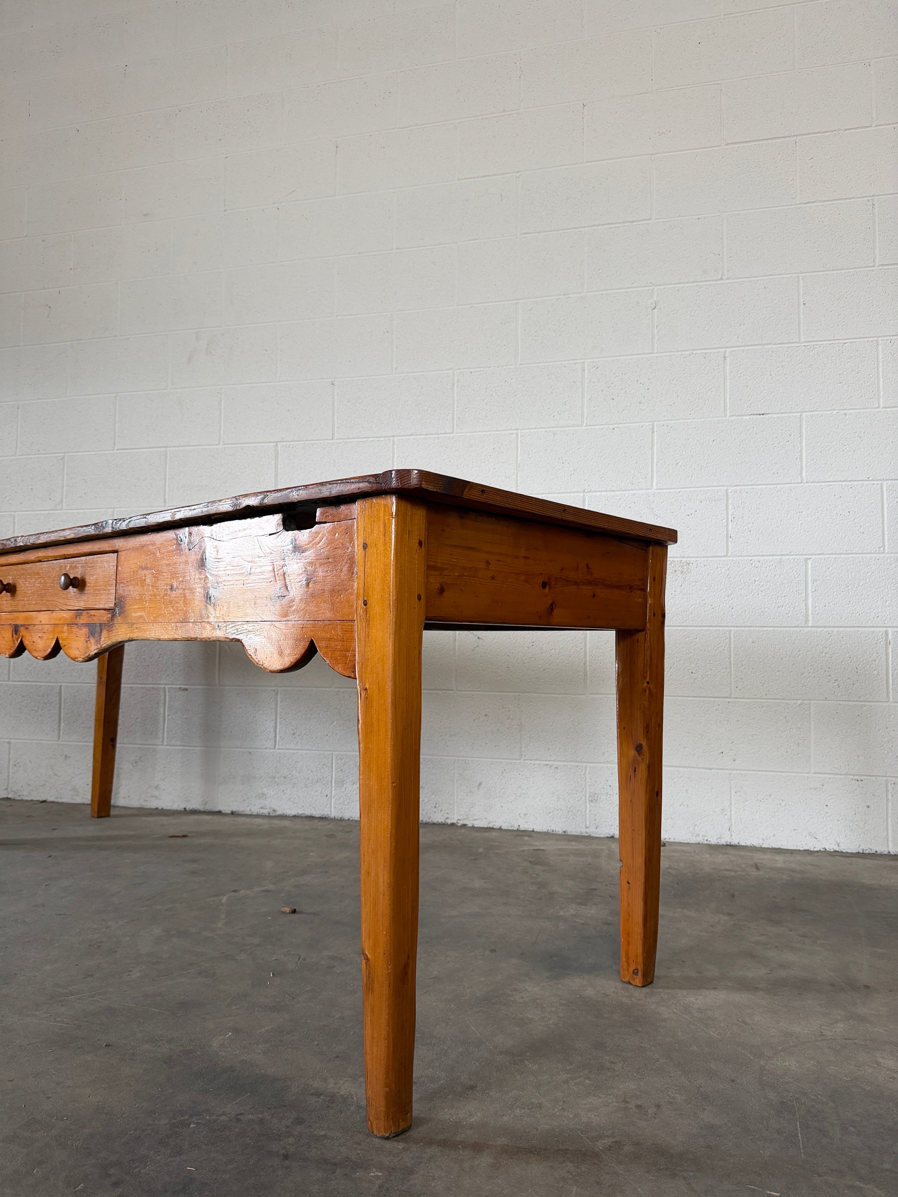 Vintage Pine Dining Table with Scallop