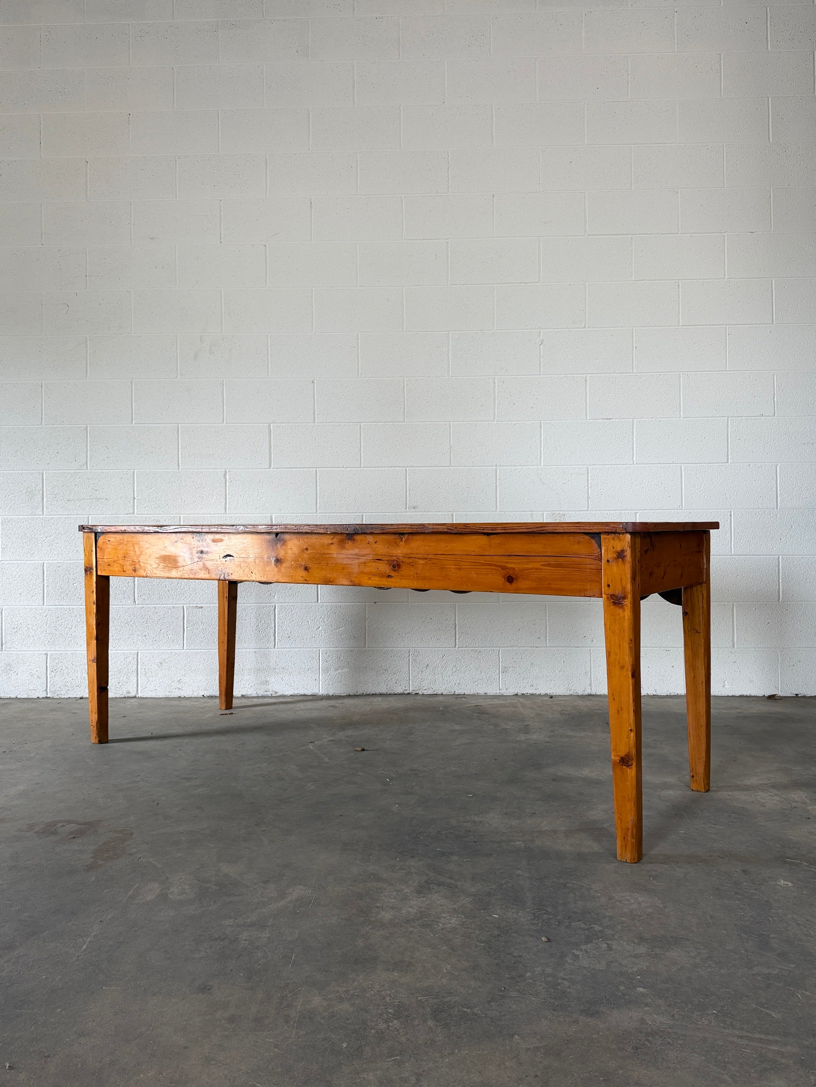 Vintage Pine Dining Table with Scallop
