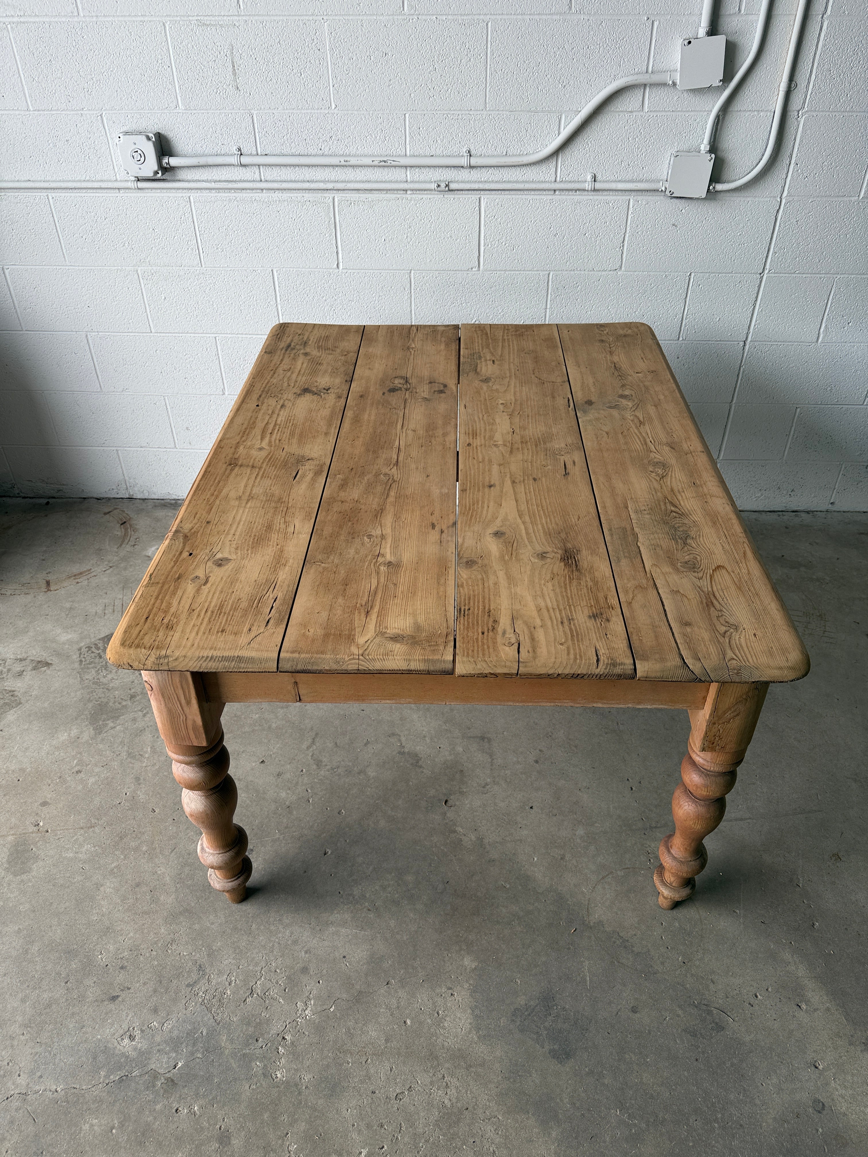Gorgeous antique turned leg dining table