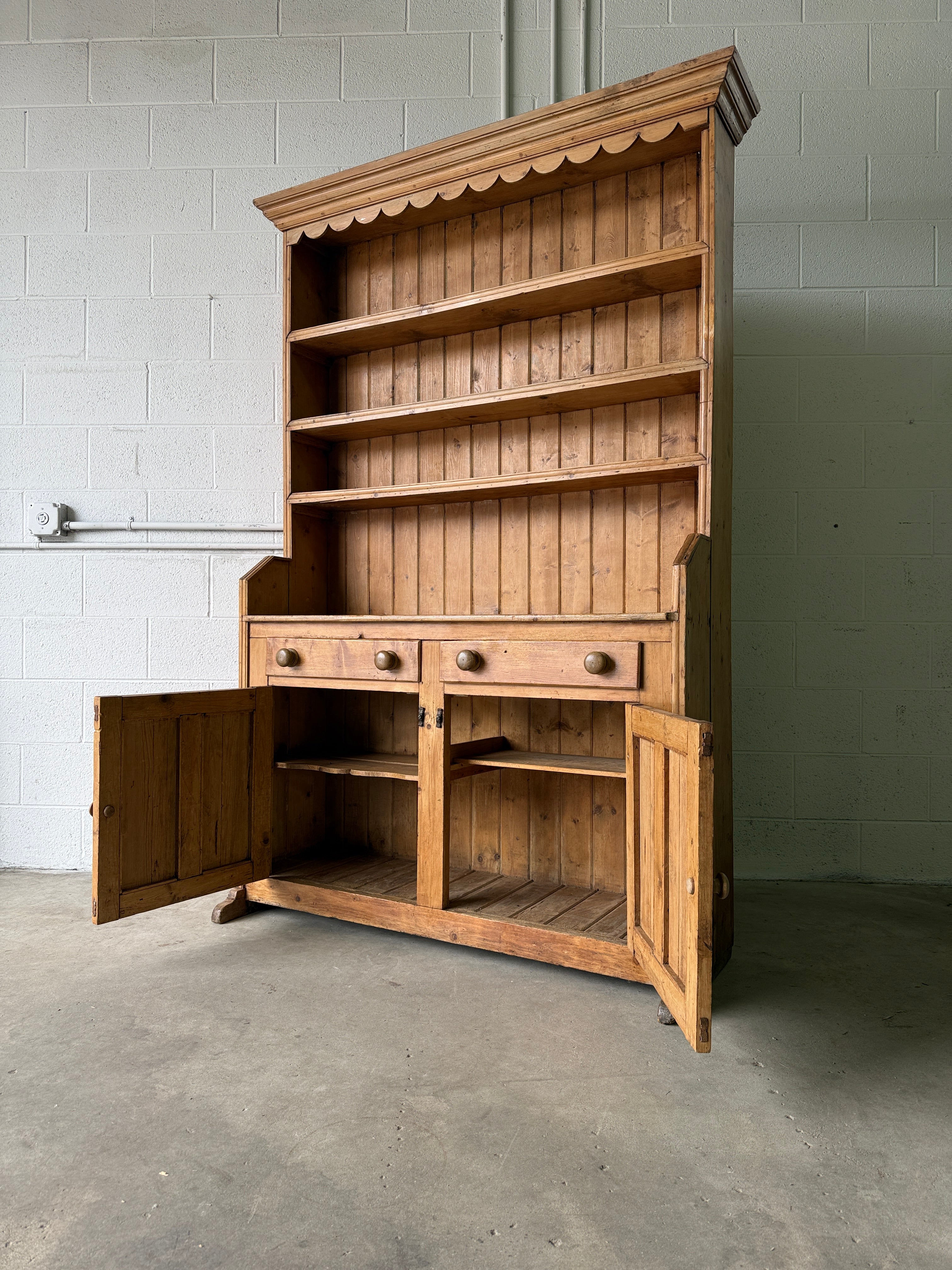 Wonderful scalloped Irish kitchen dresser