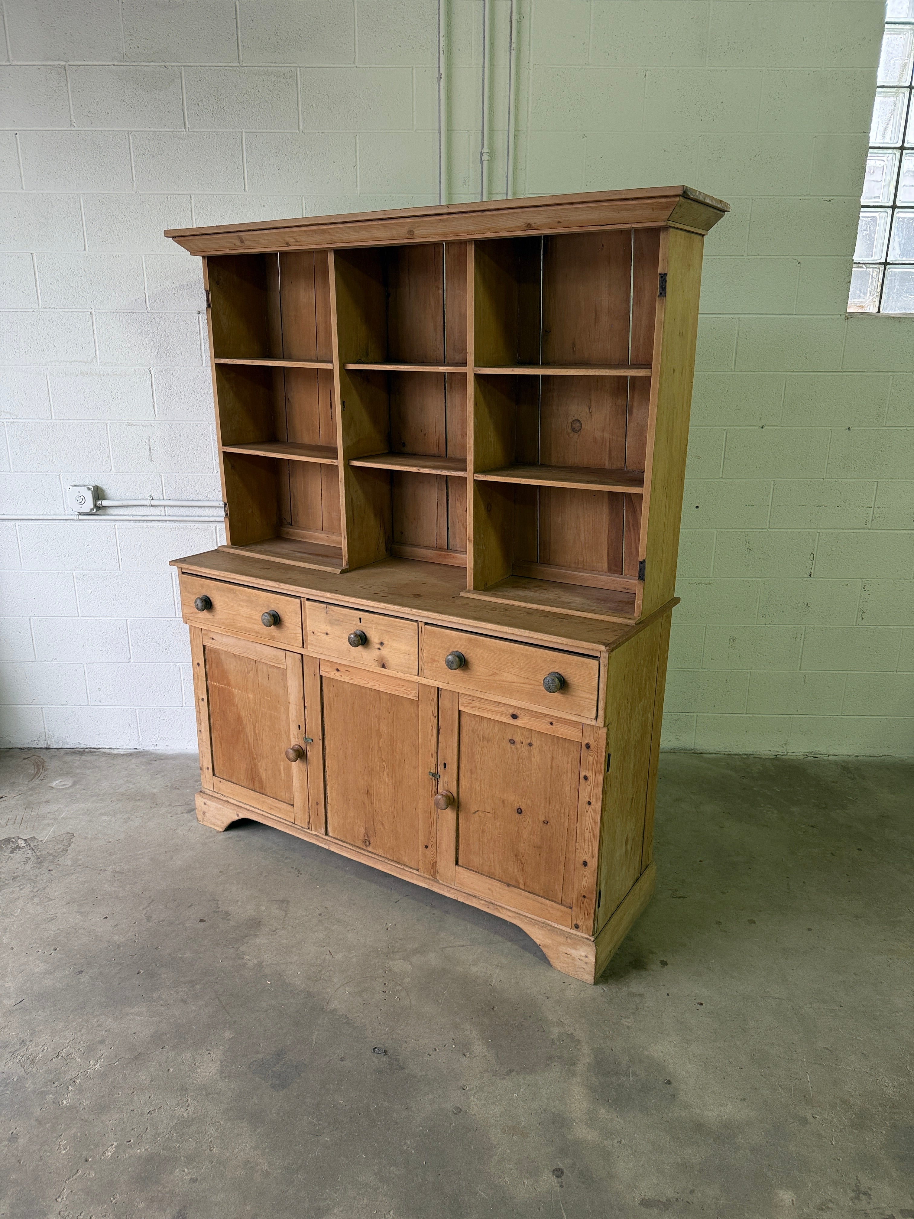 Victorian pine English cupboard with open shelving