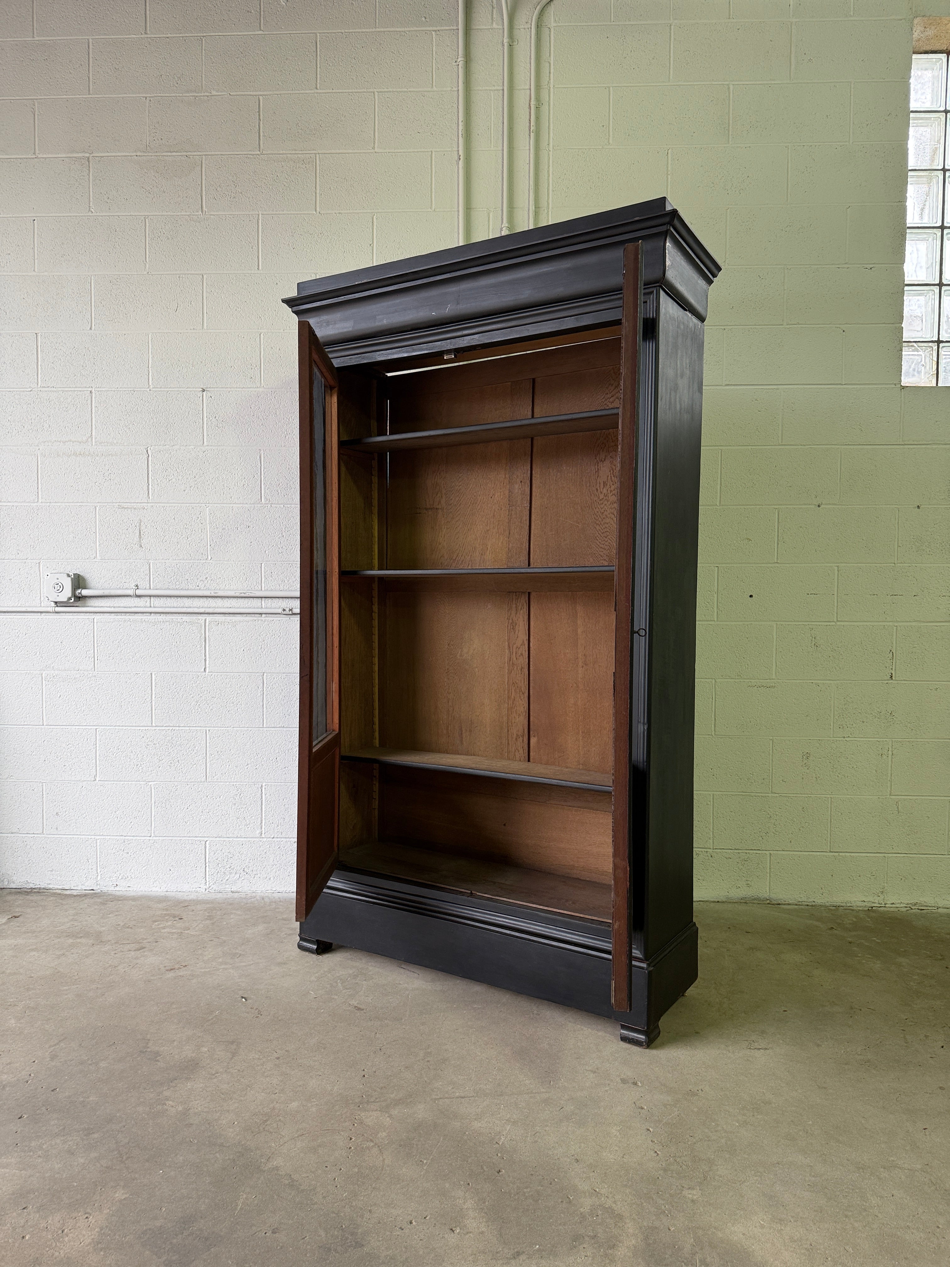 Shelved French bookcase