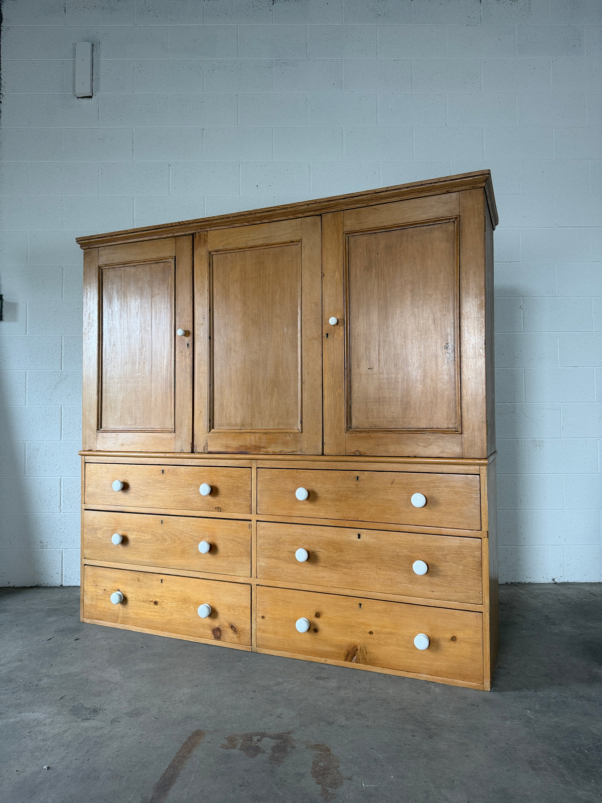 Housekeepers cupboard with six base drawers