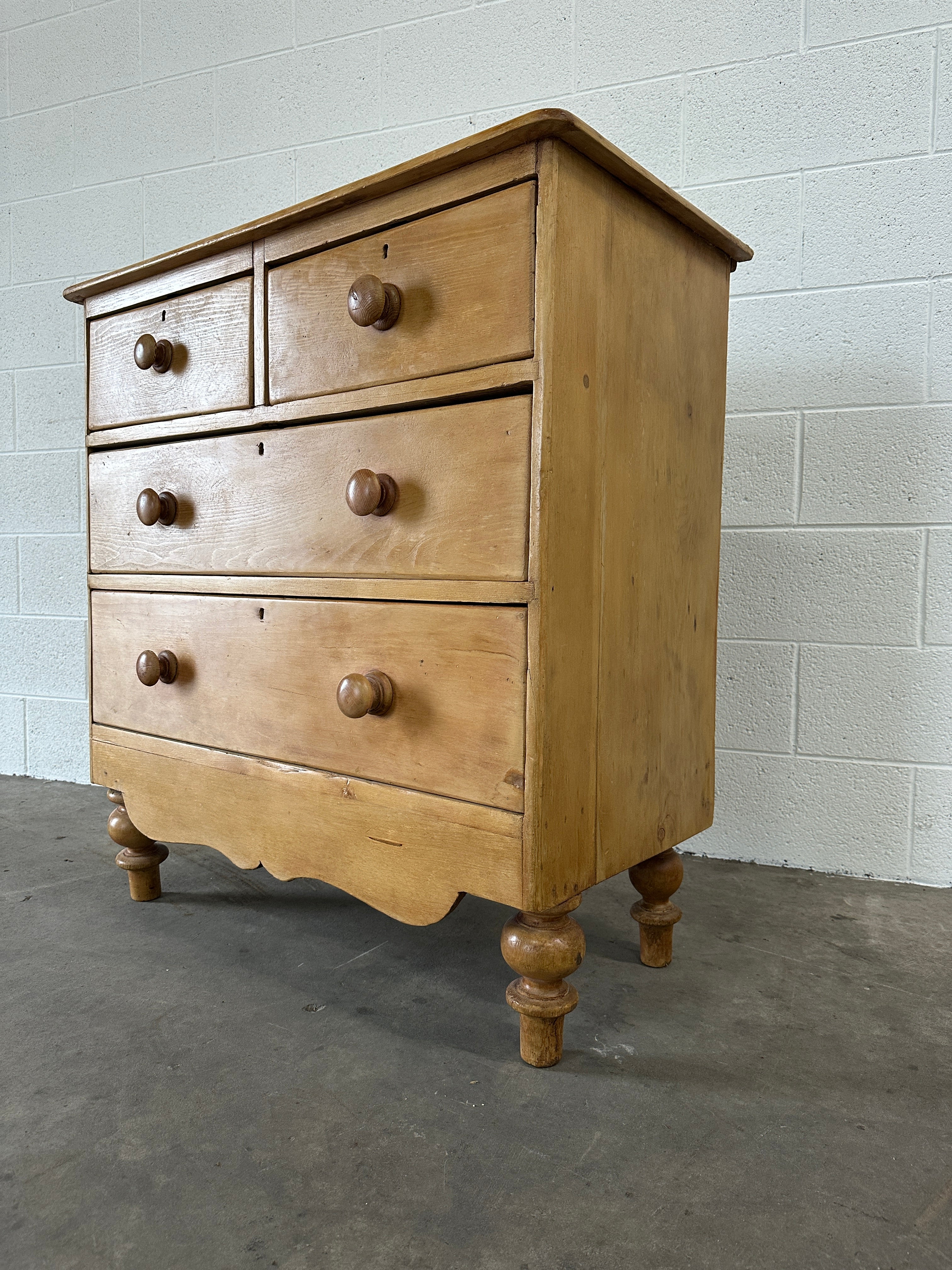 Victorian Pine 2/2 Chest of Drawers