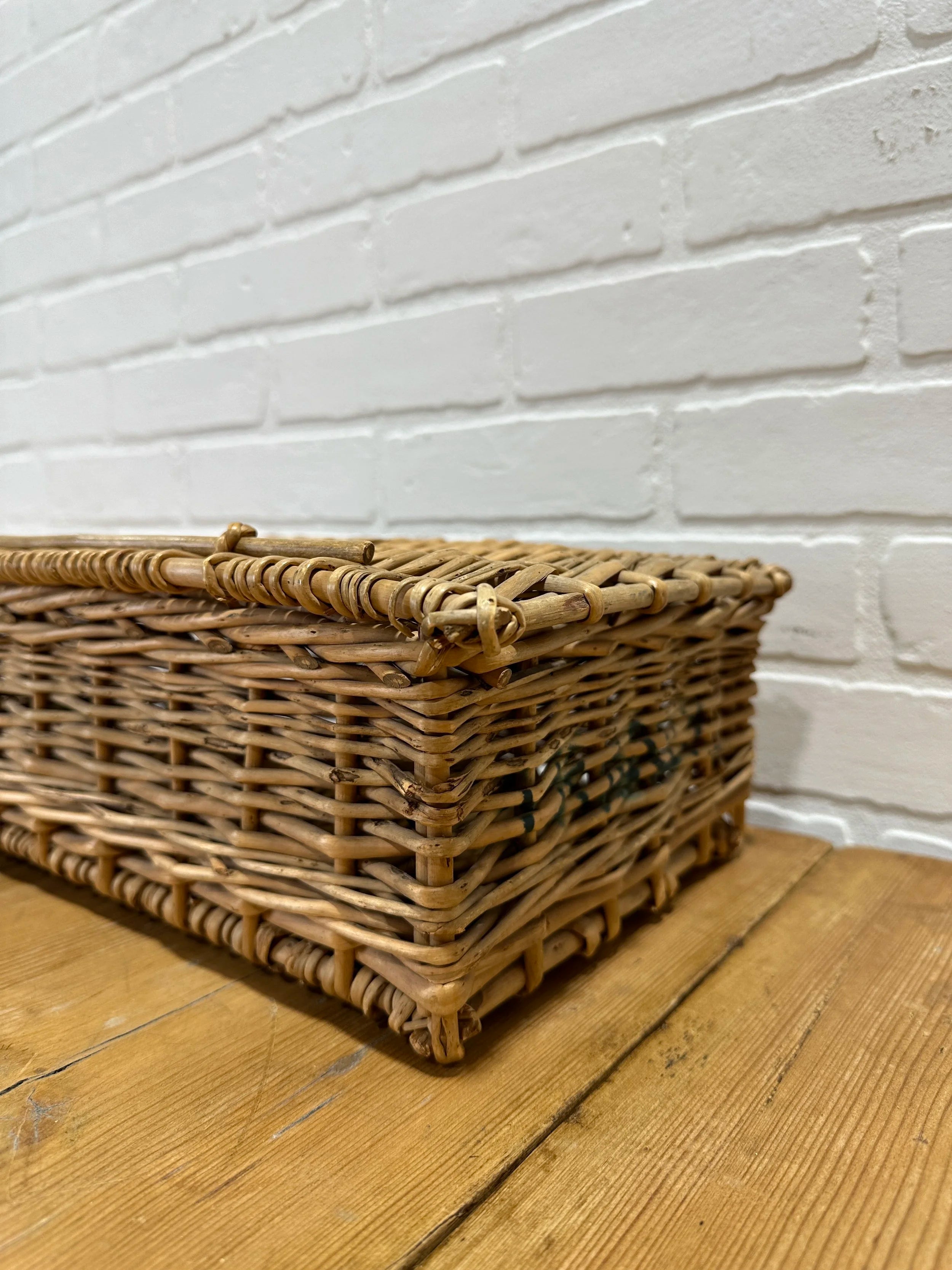 Champagne basket