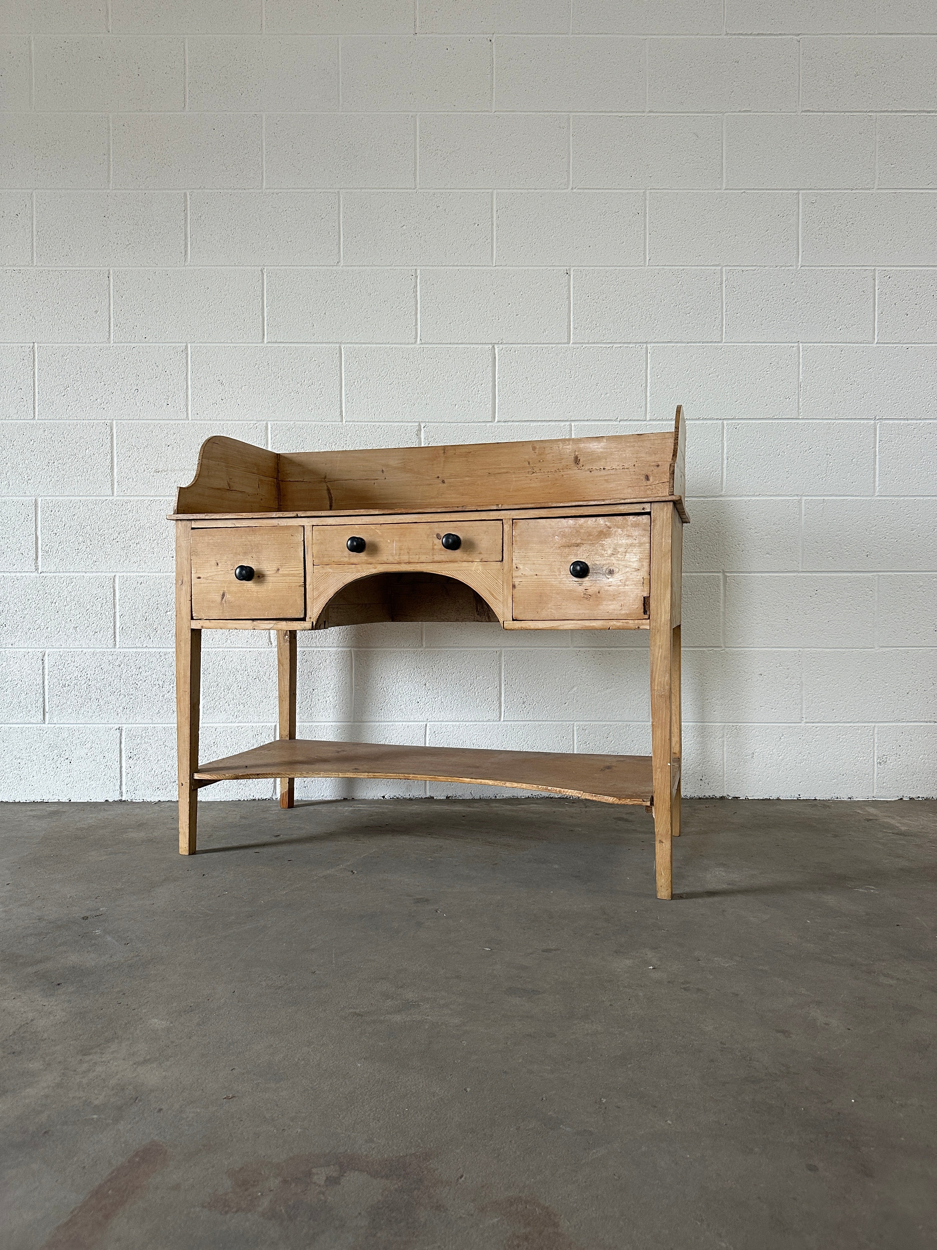 Washstand with Drawers