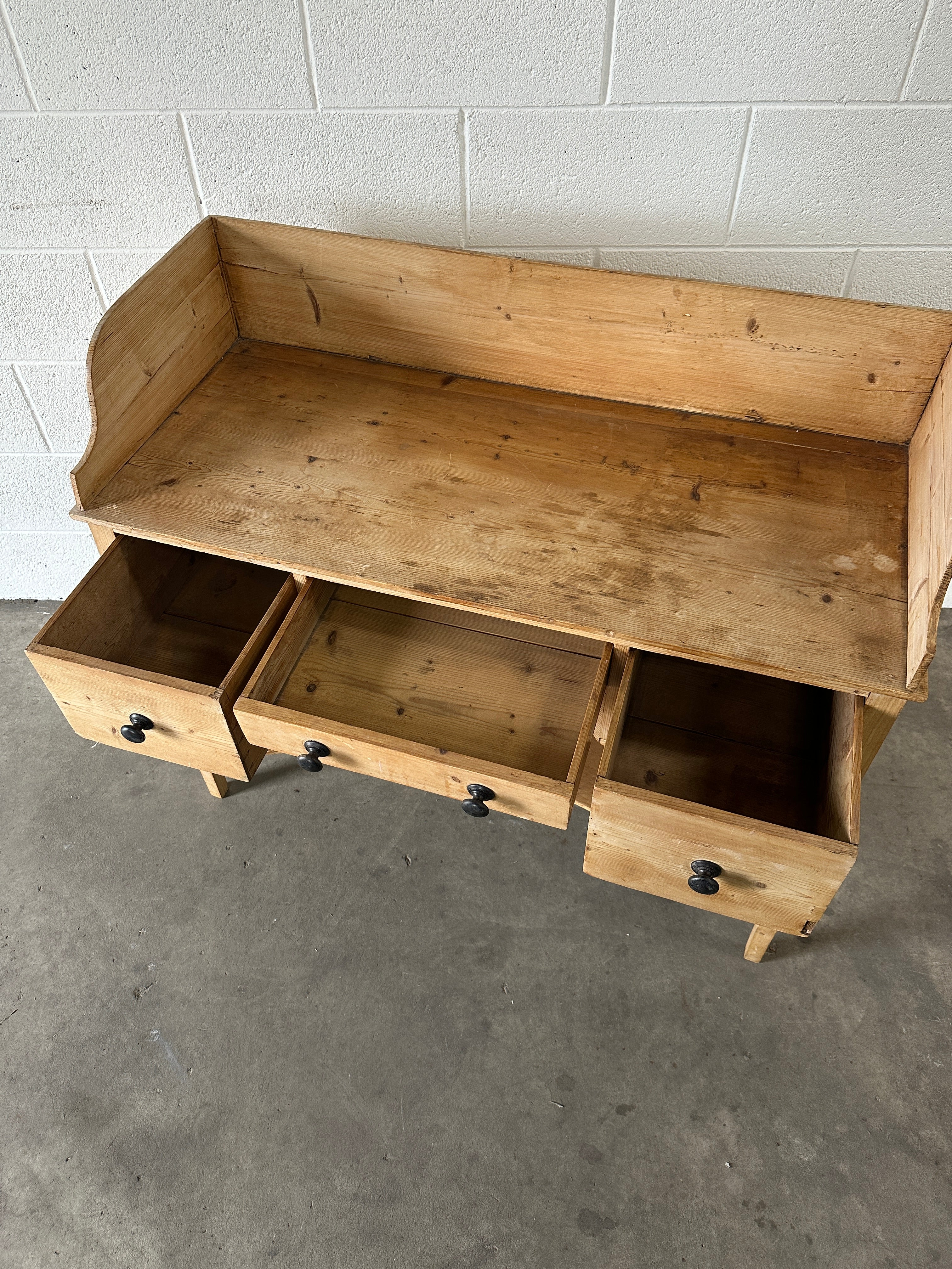 Washstand with Drawers