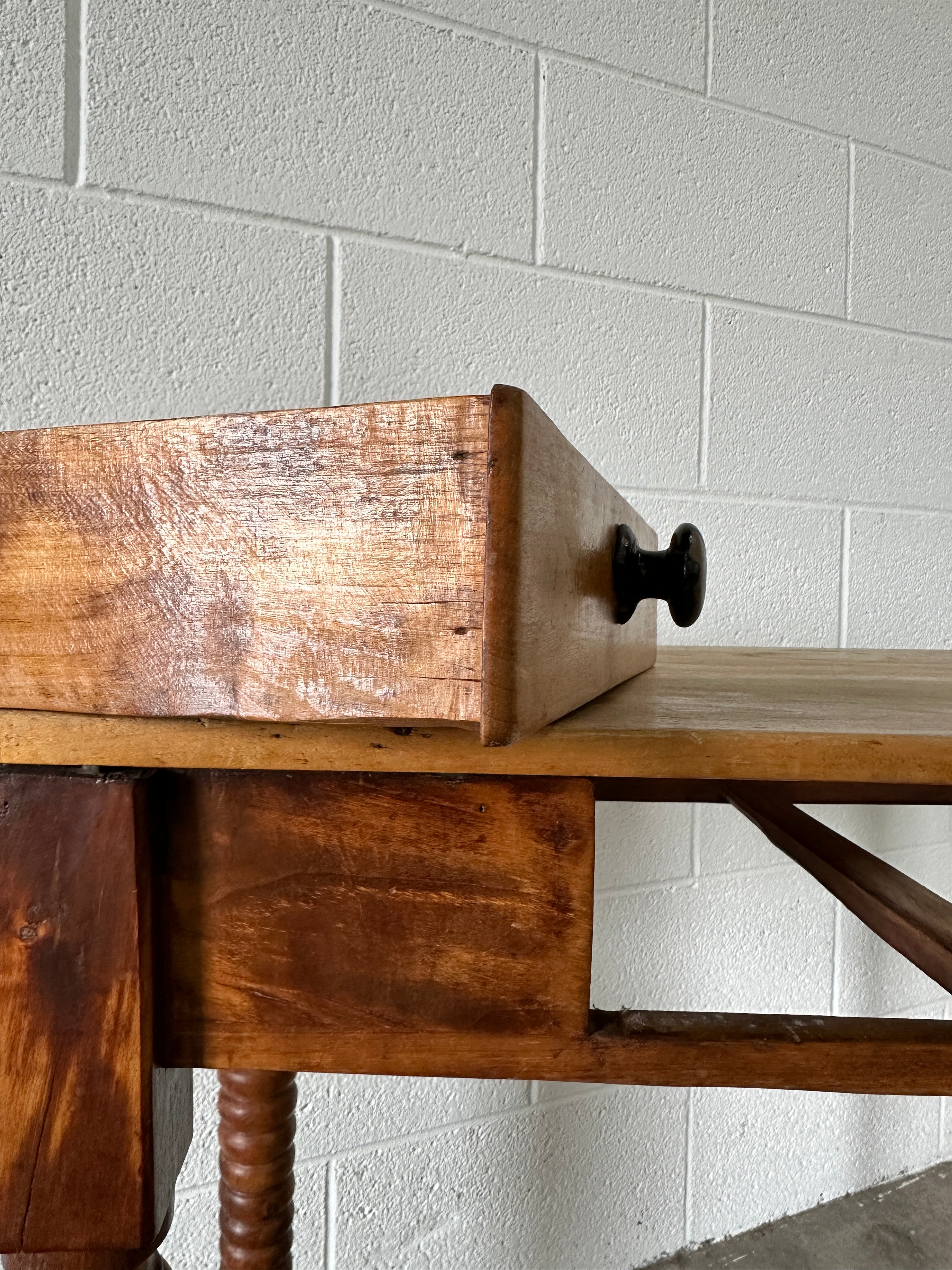 Bobbin Leg Table