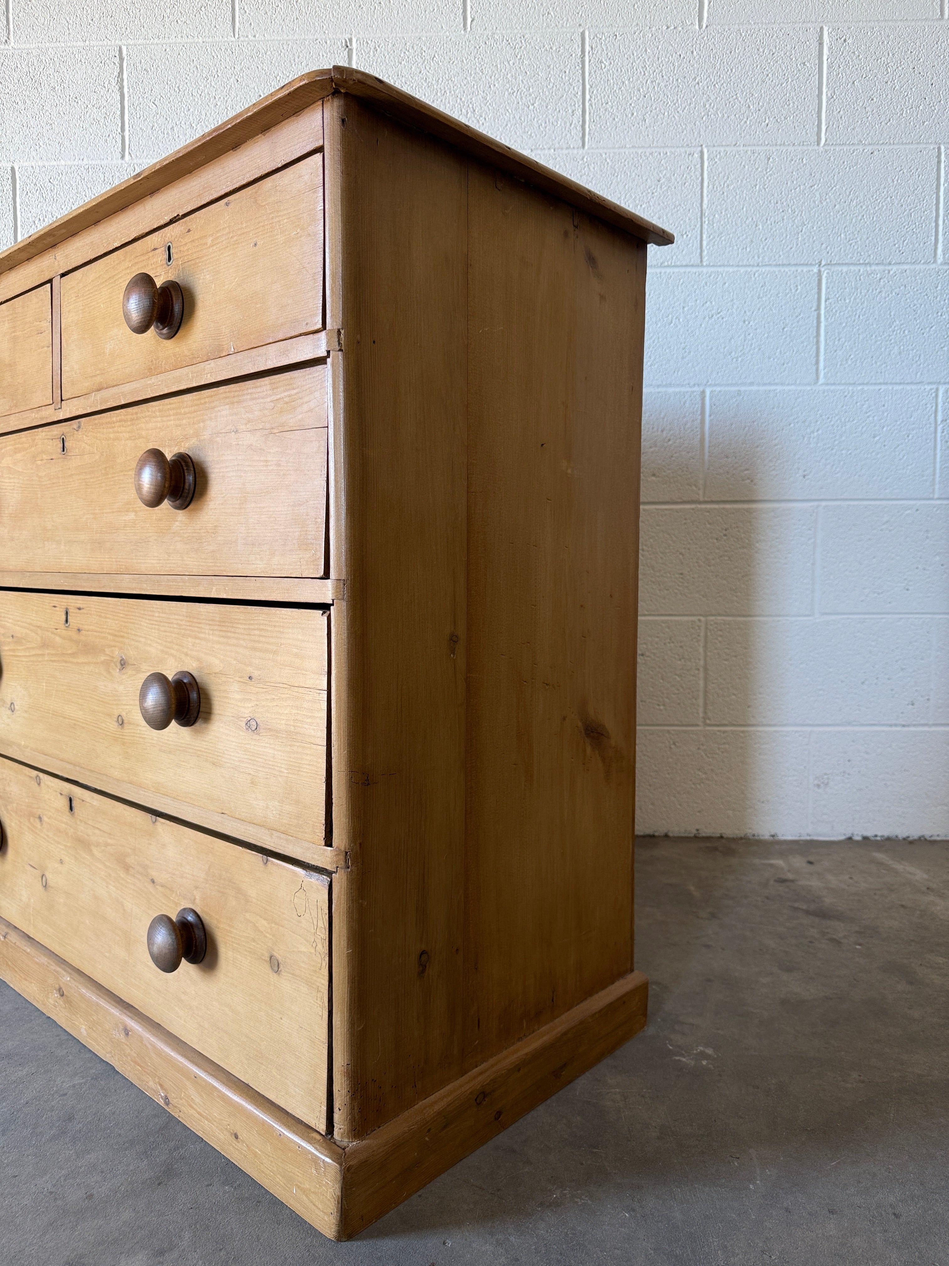 Victorian English pine dresser