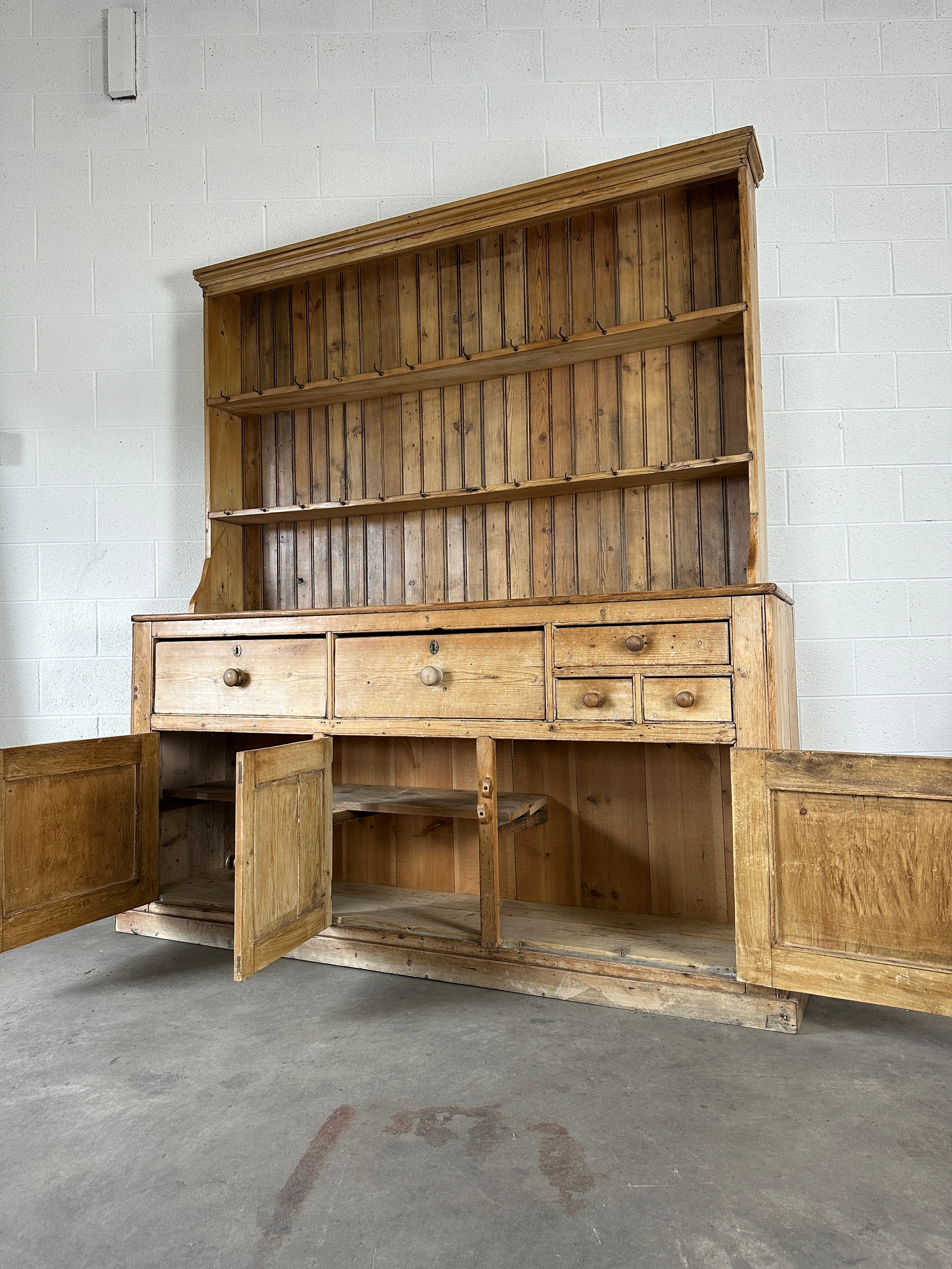 Country house kitchen dresser