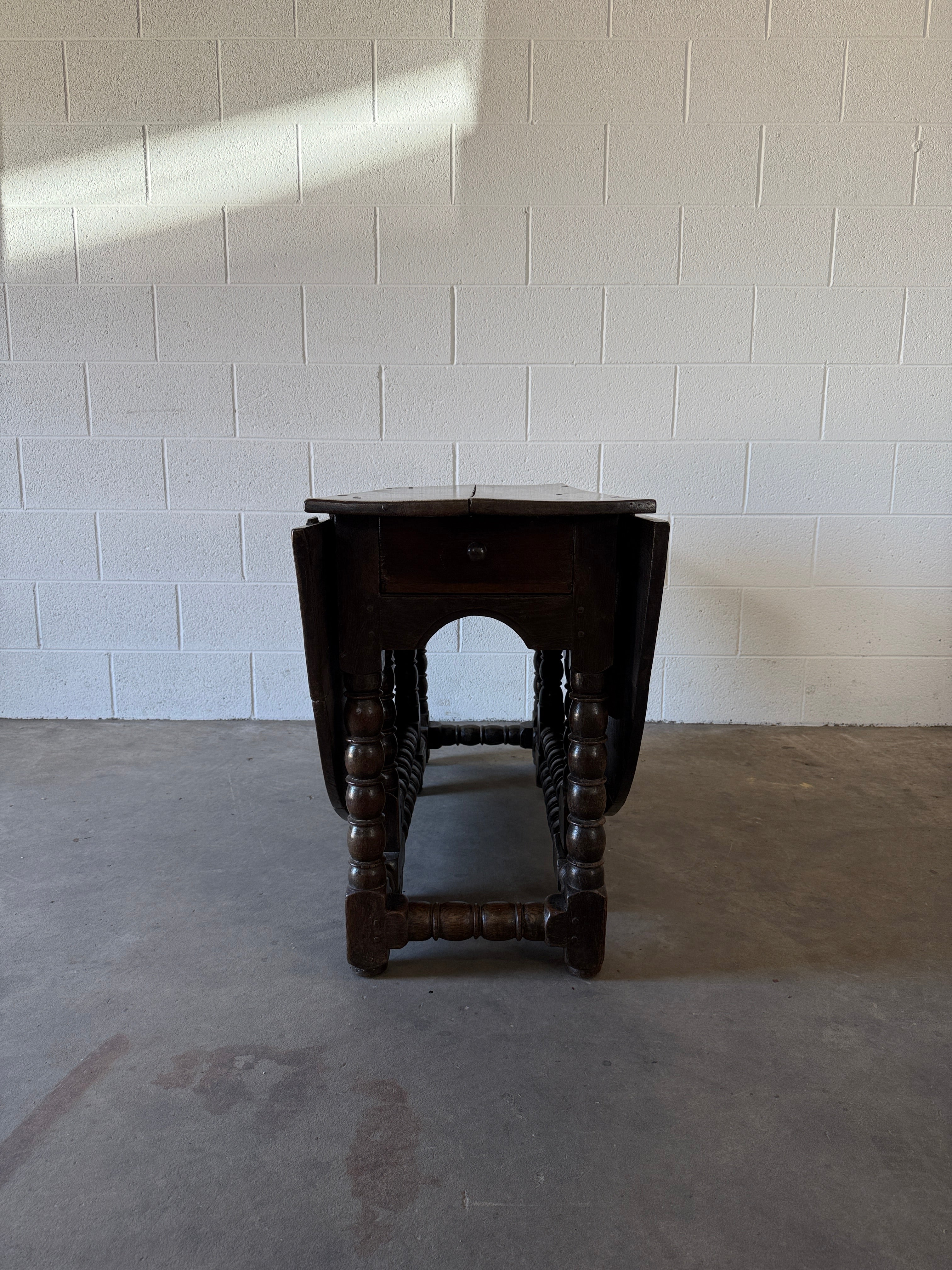 18th century English oak gate-leg table