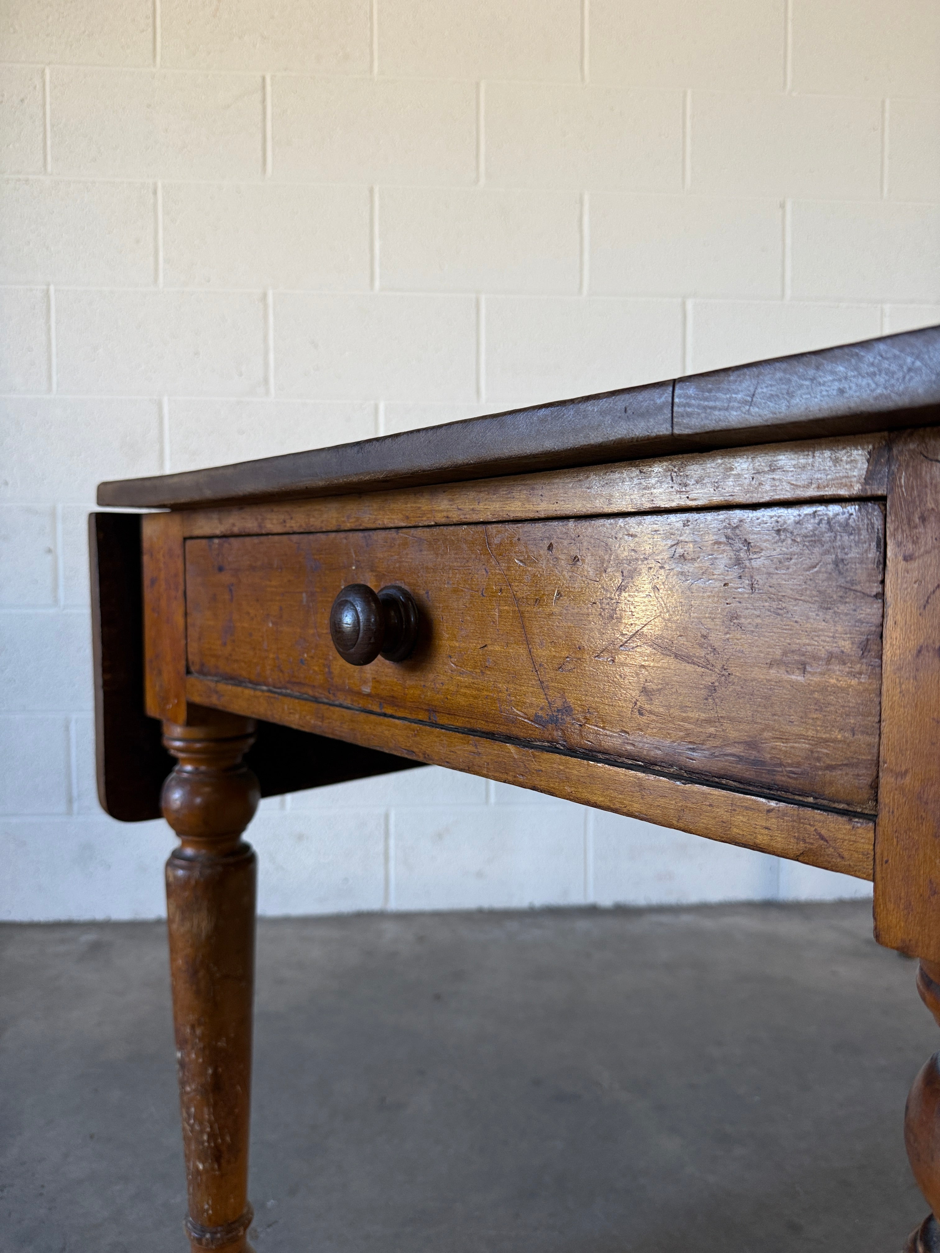 Simple English Antique Drop Leaf Table