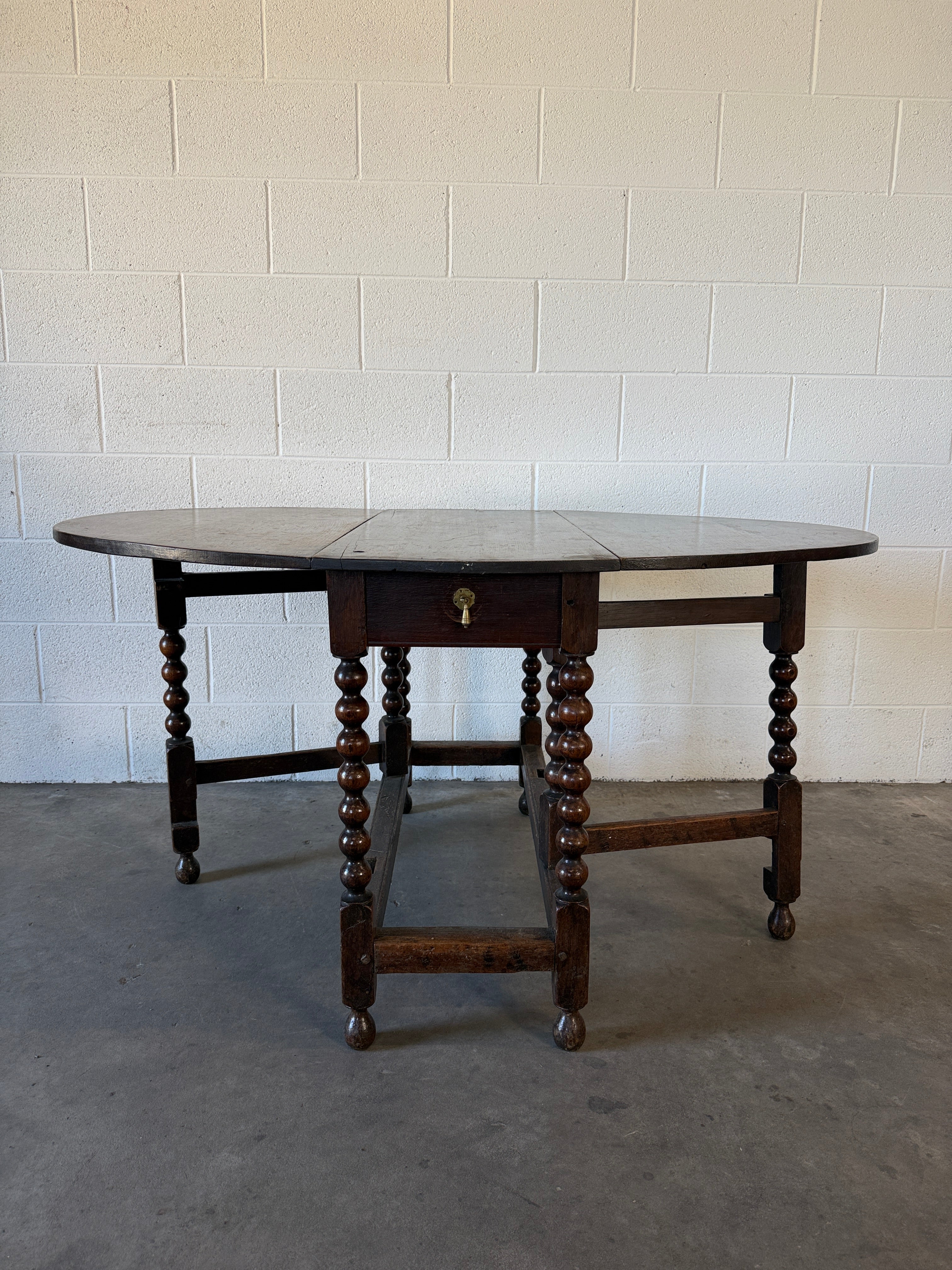English Antique Oak Bobbin Gateleg table