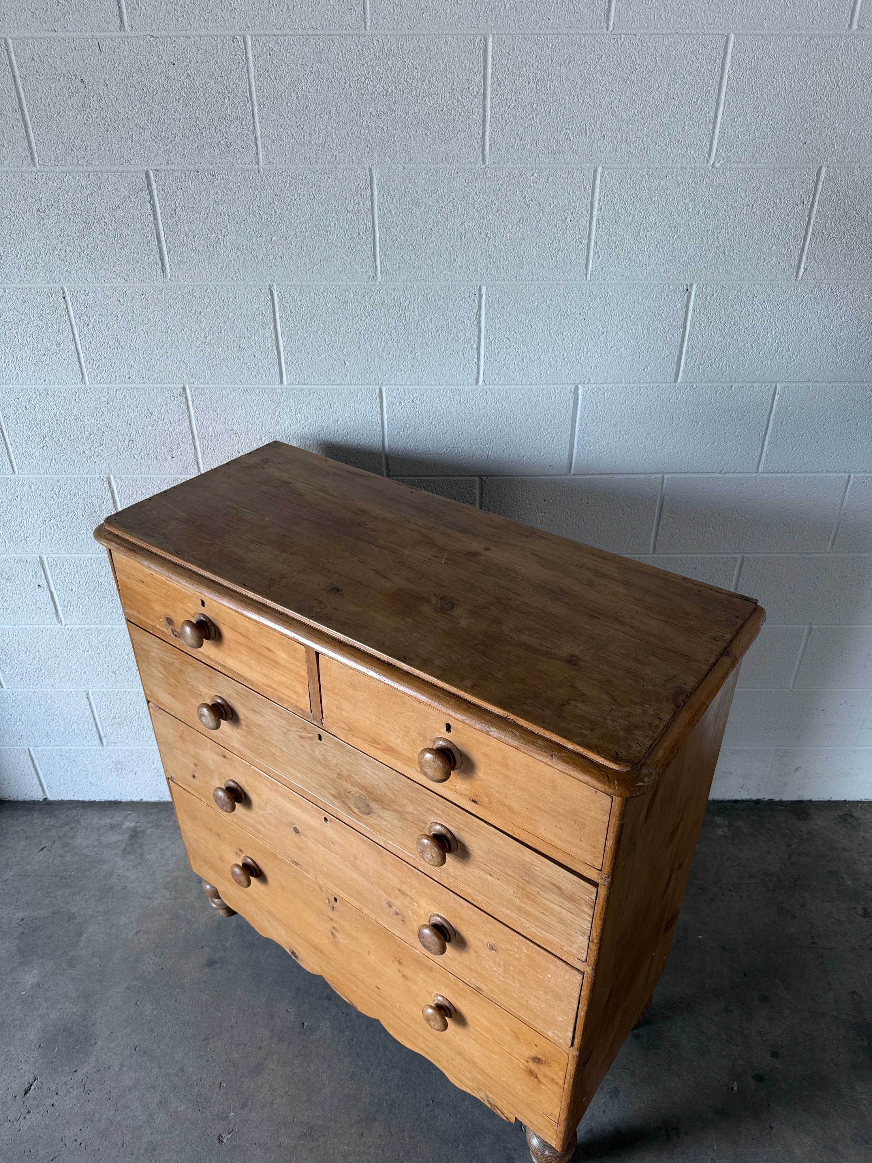 Victorian Pine Chest of Drawers on Turned Feet