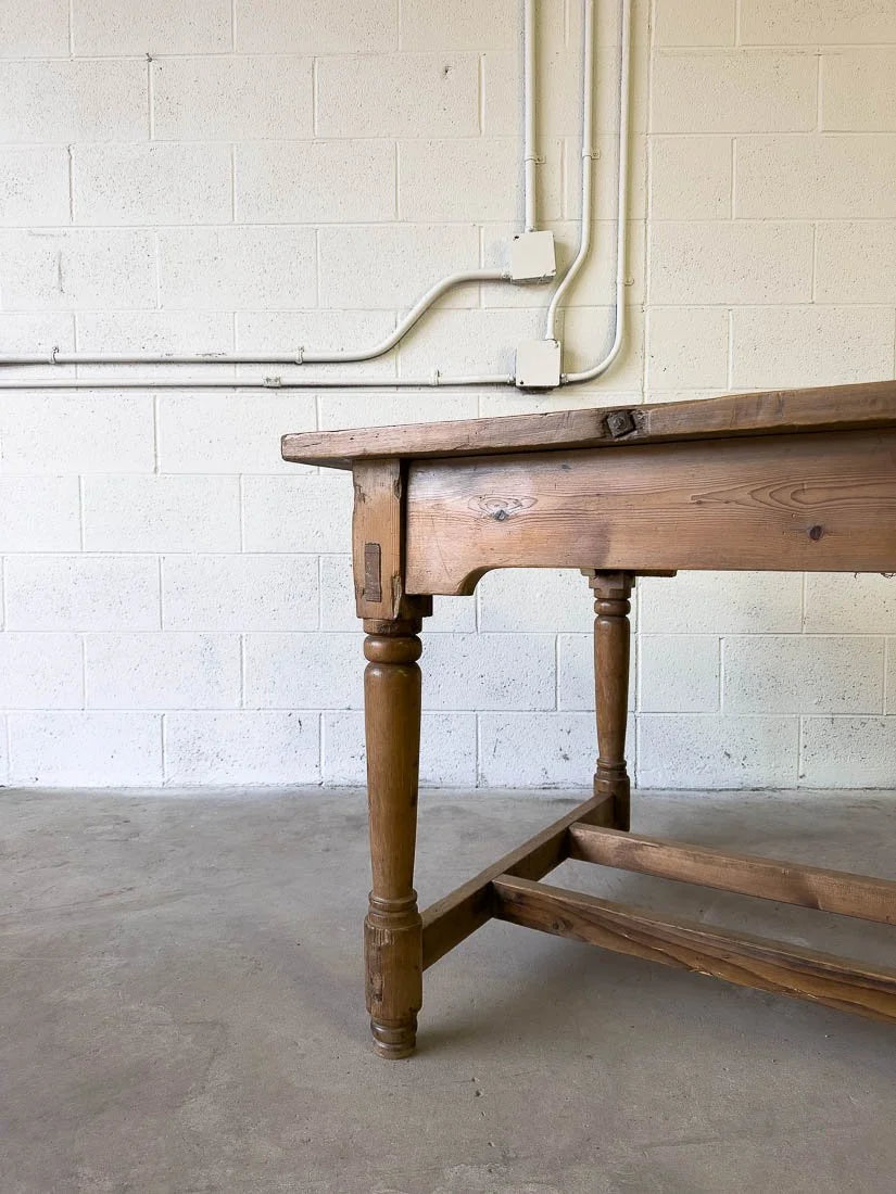 19th century English pine country house dining table 10'