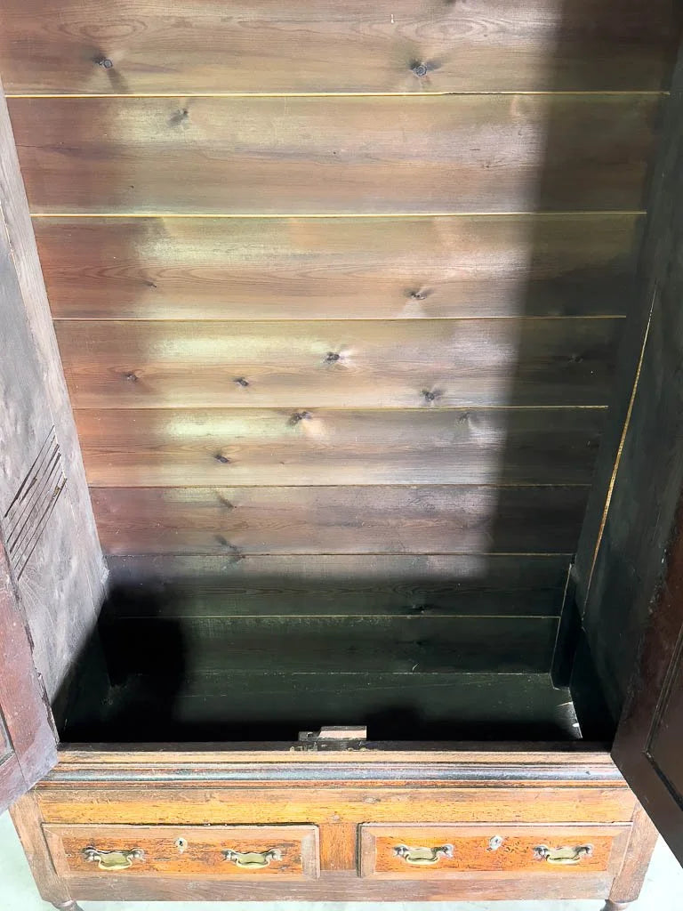 Anitque oak wardrobe on feet