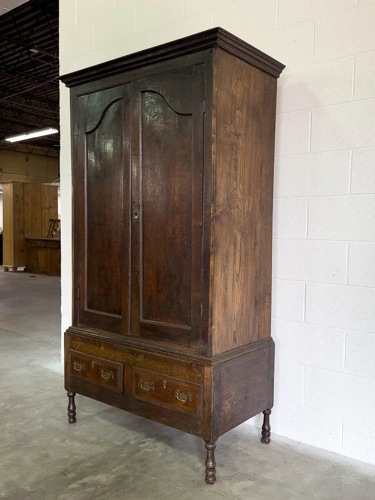 Anitque oak wardrobe on feet