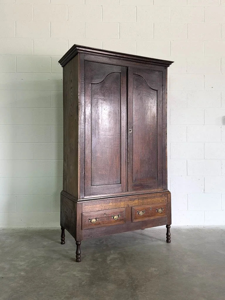 Anitque oak wardrobe on feet