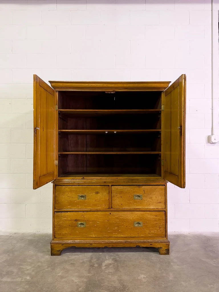 Large English press with campaign handles