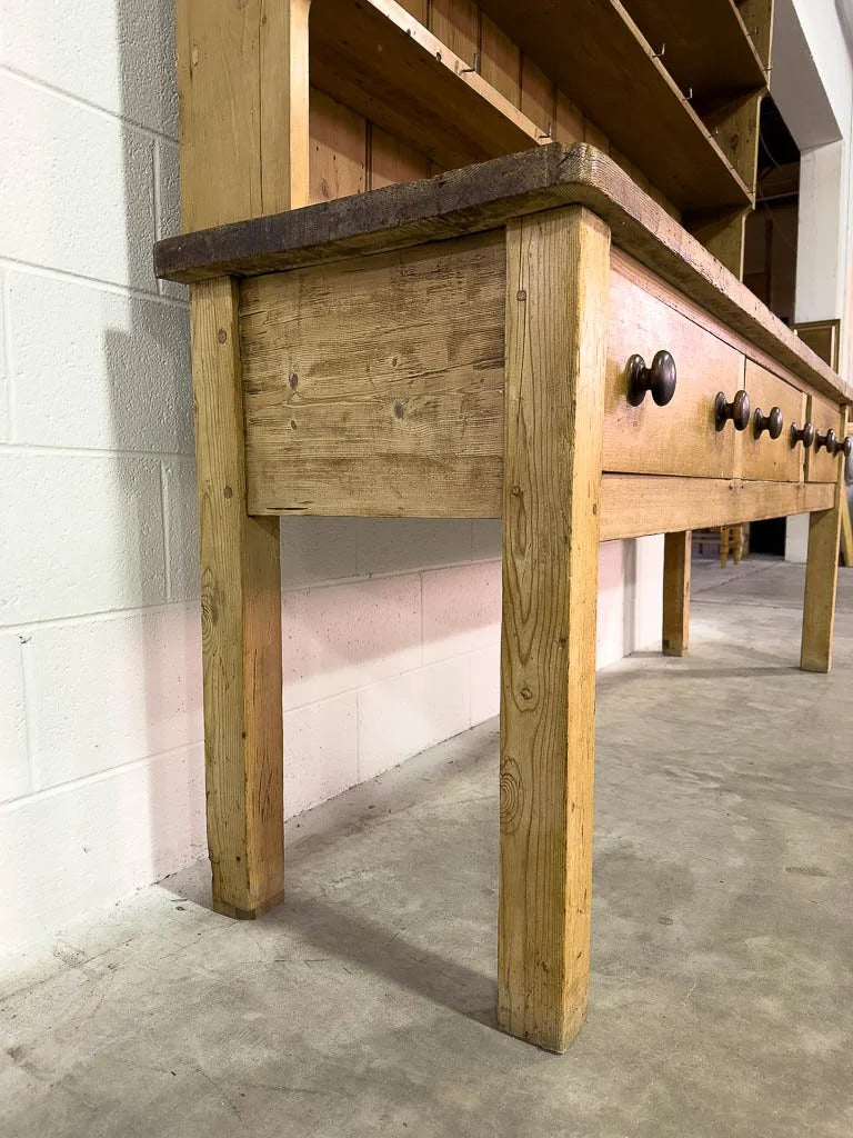 Kitchen dresser with three drawers