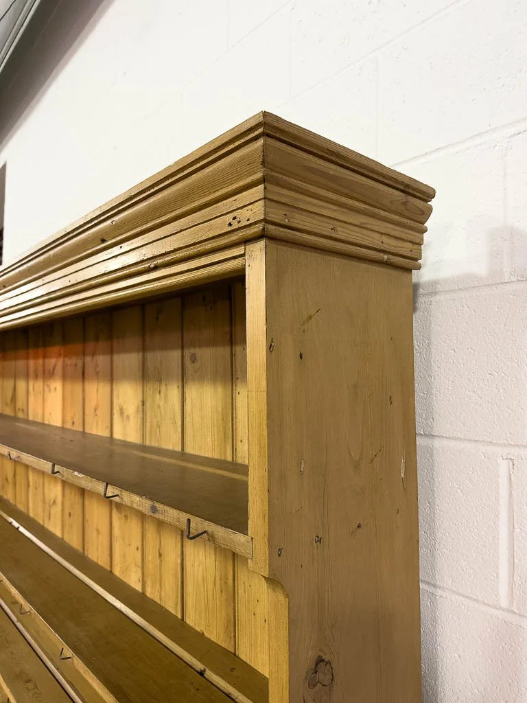 Kitchen dresser with three drawers