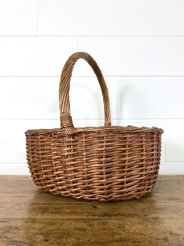 Vintage basket with handle