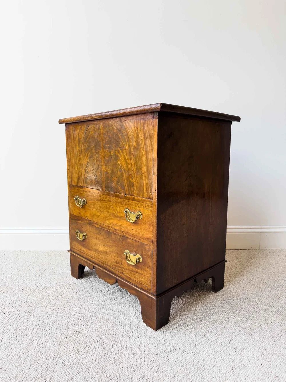 Antique English blanket chest - House on Horizon